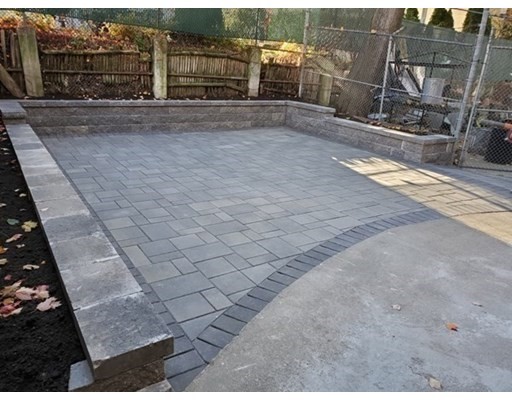 17 Chilcott Pl, Jamaica Plain