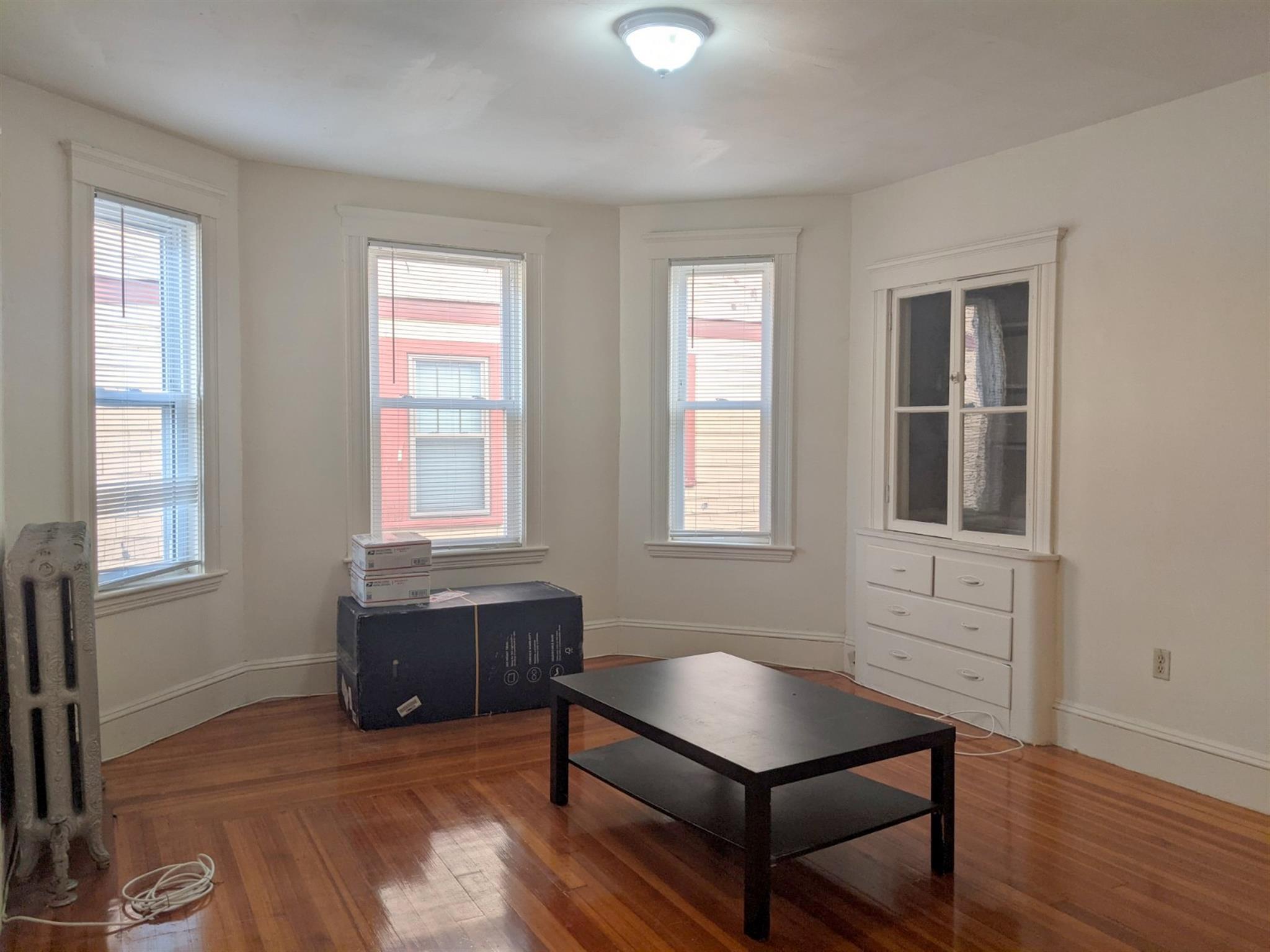 9 Cleveland St, Porter Square