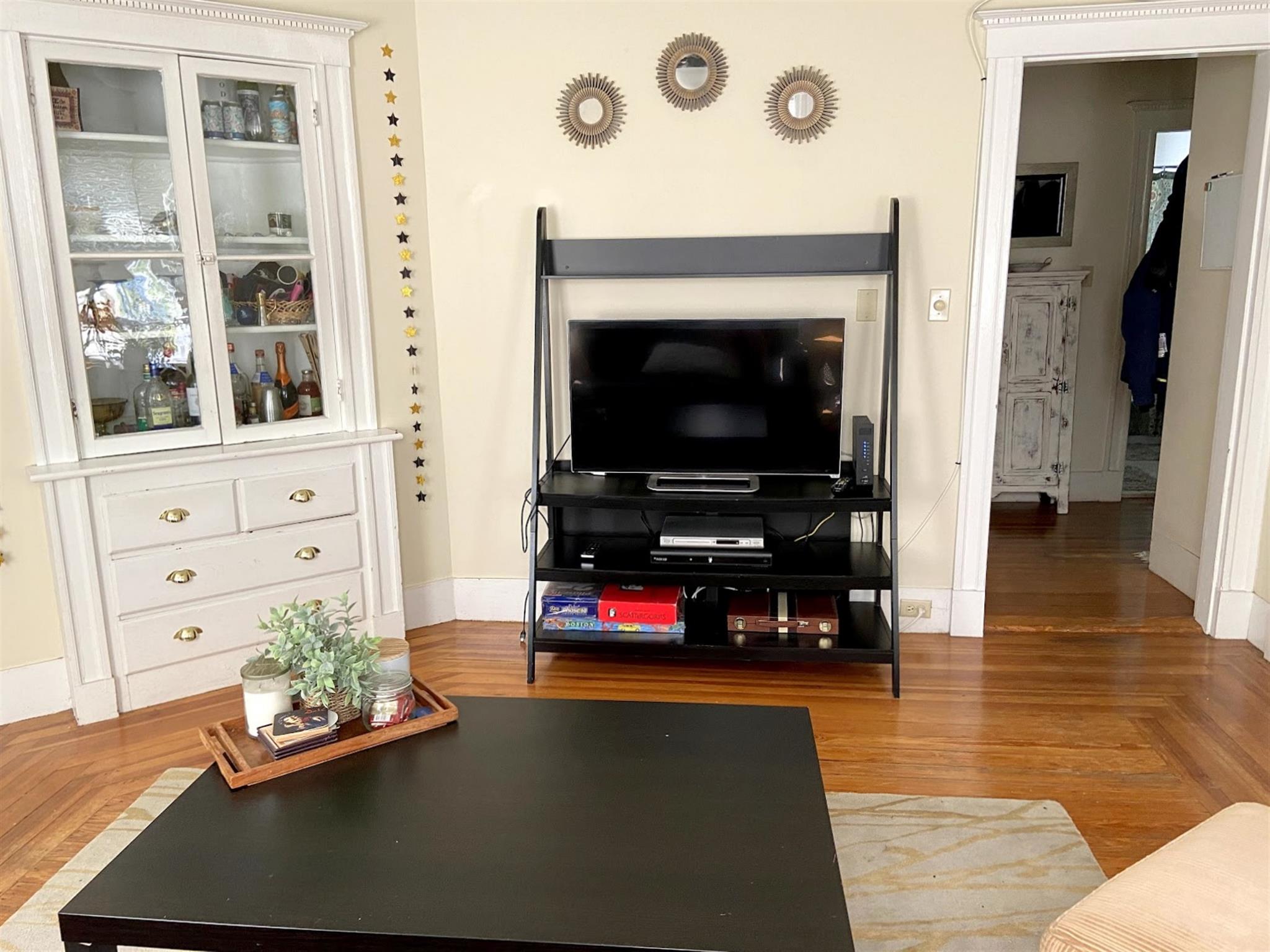 41 Bay State Ave, Davis Square