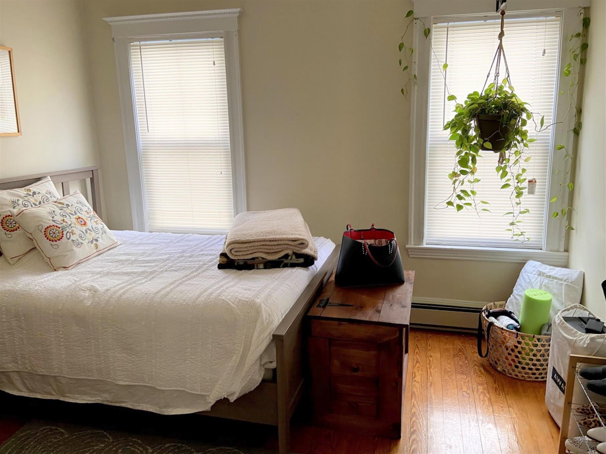 41 Bay State Ave, Davis Square