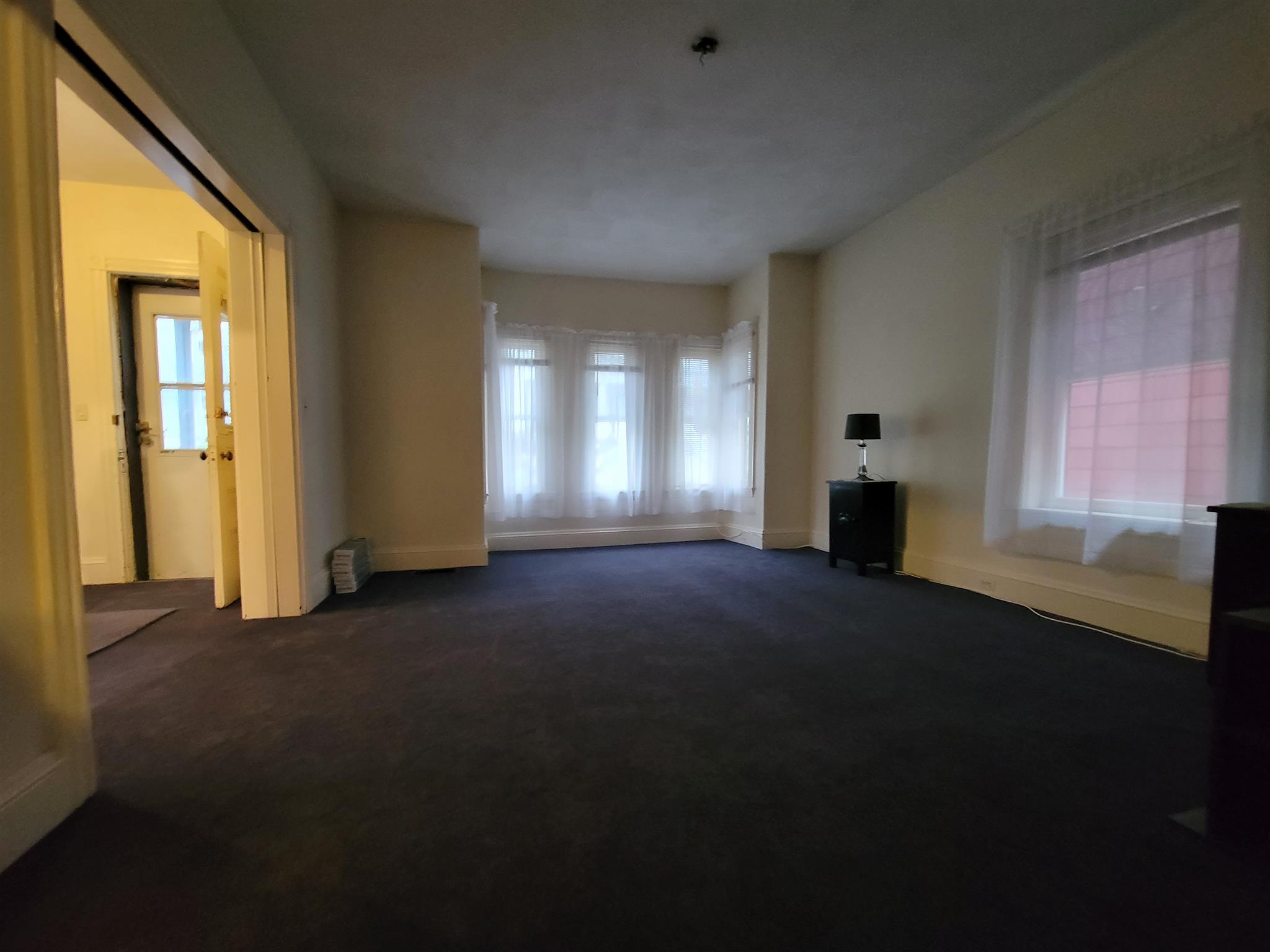 28 Monmouth St, Spring Hill