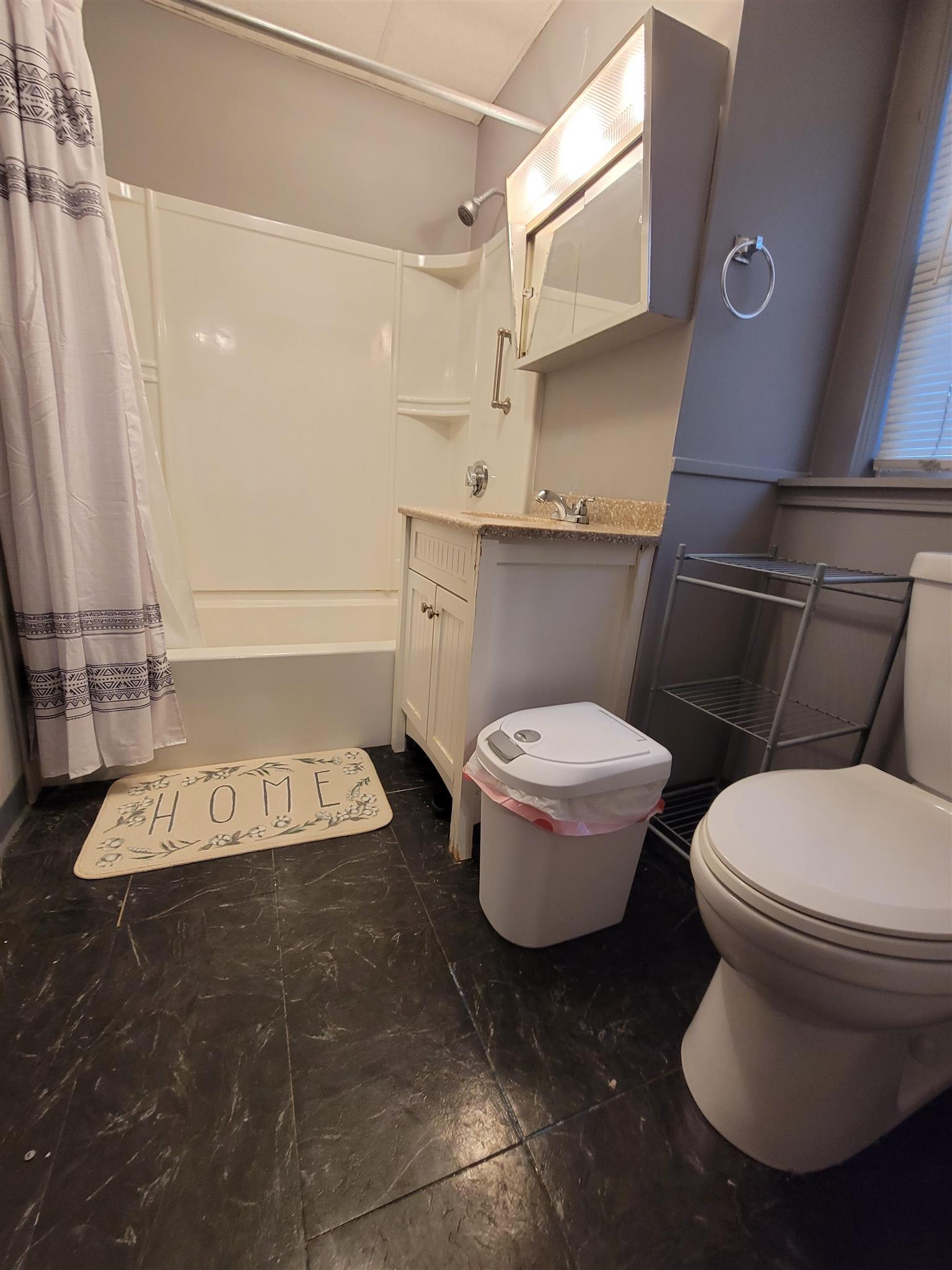 28 Monmouth St, Spring Hill