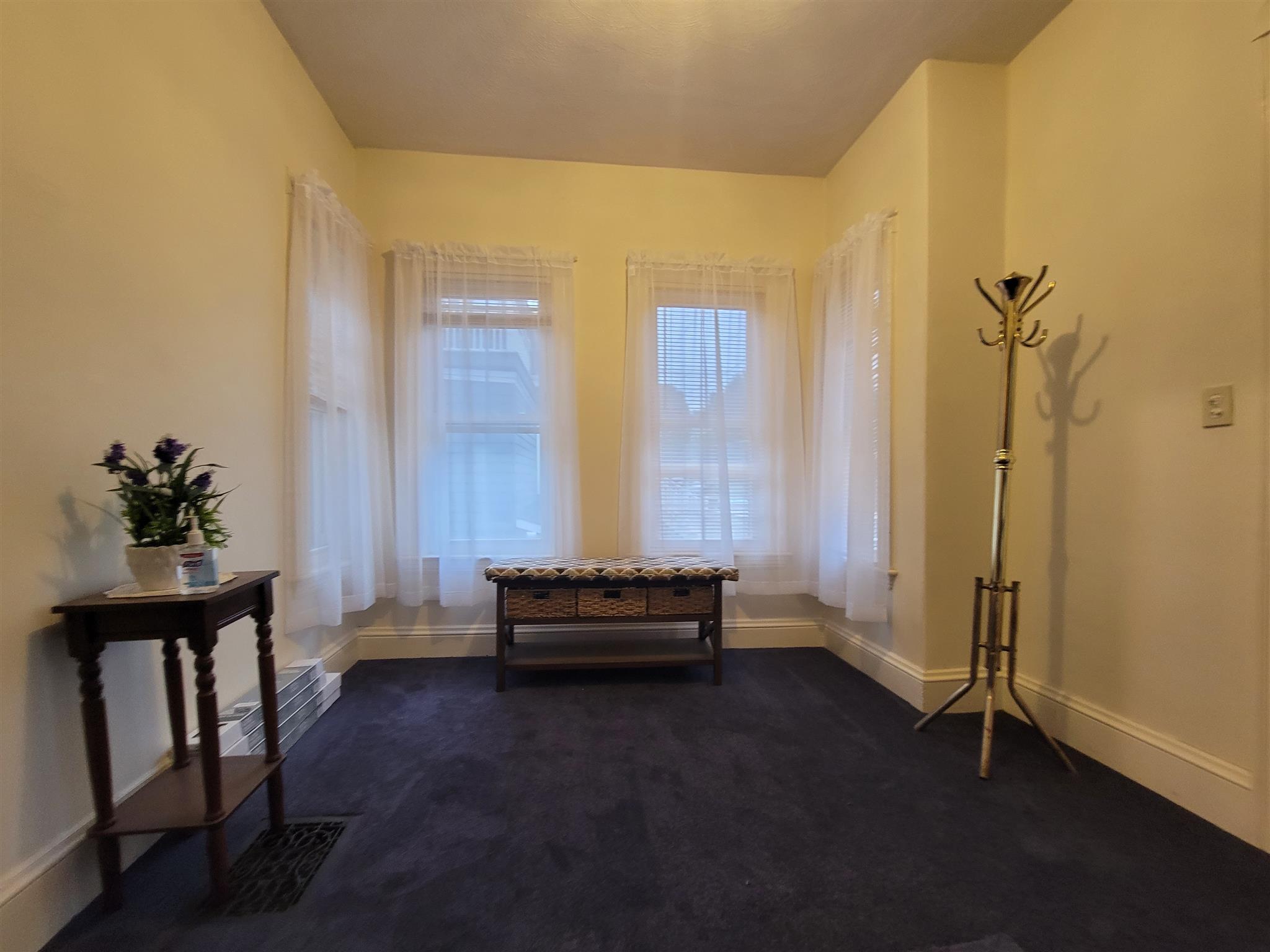 28 Monmouth St, Spring Hill