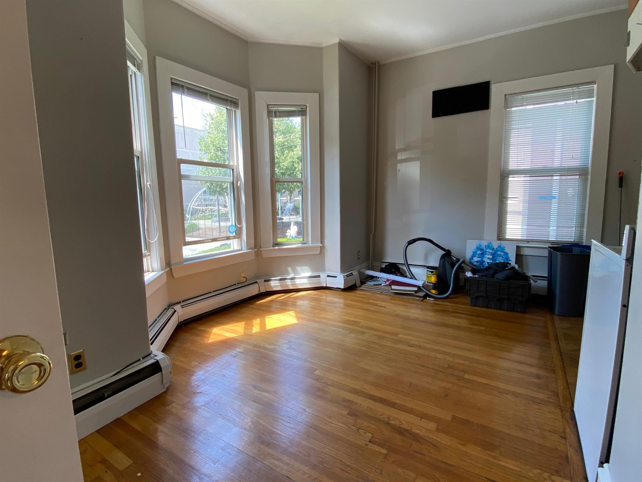 220 Banks St, Harvard Square