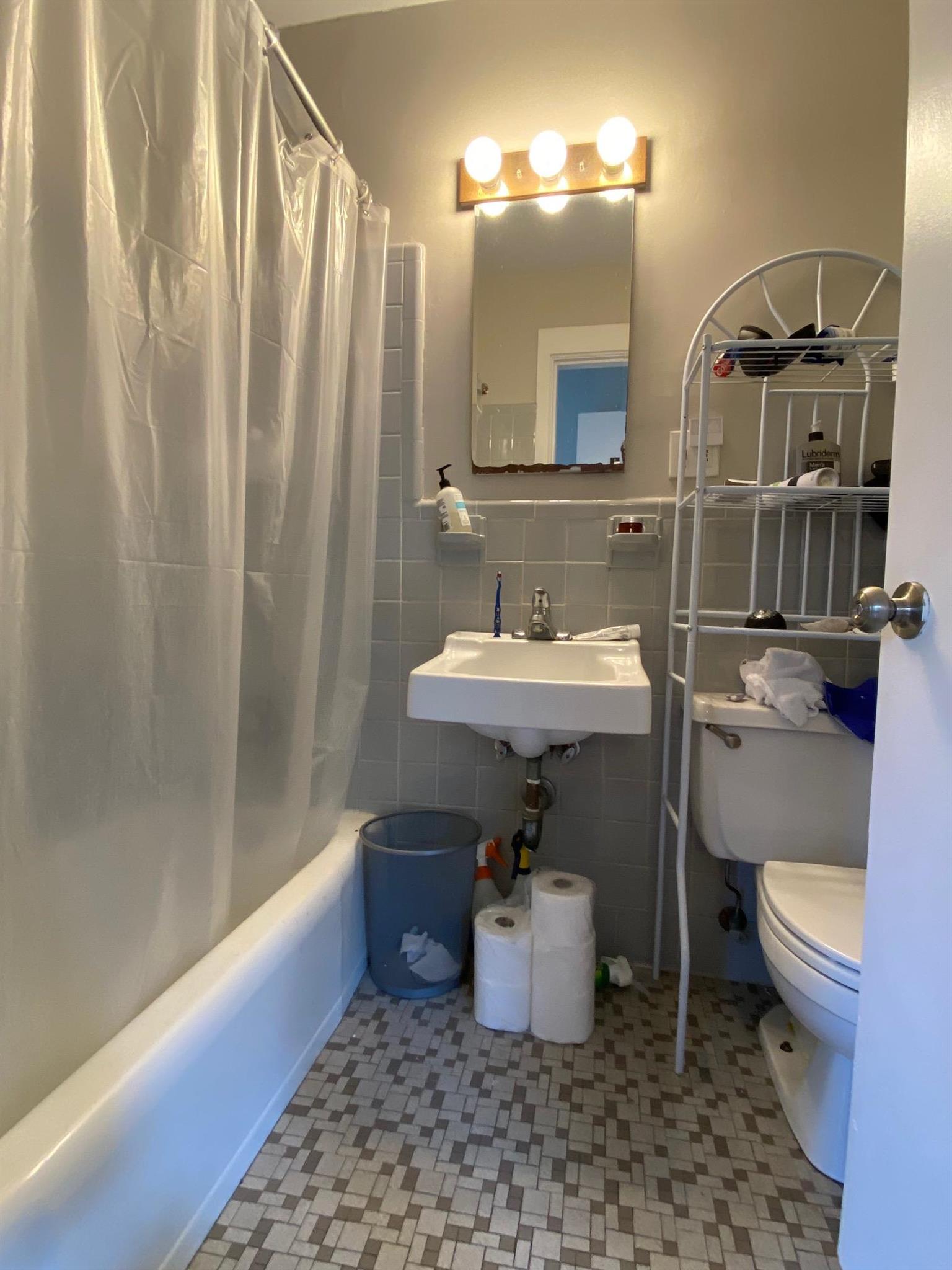 220 Banks St, Harvard Square