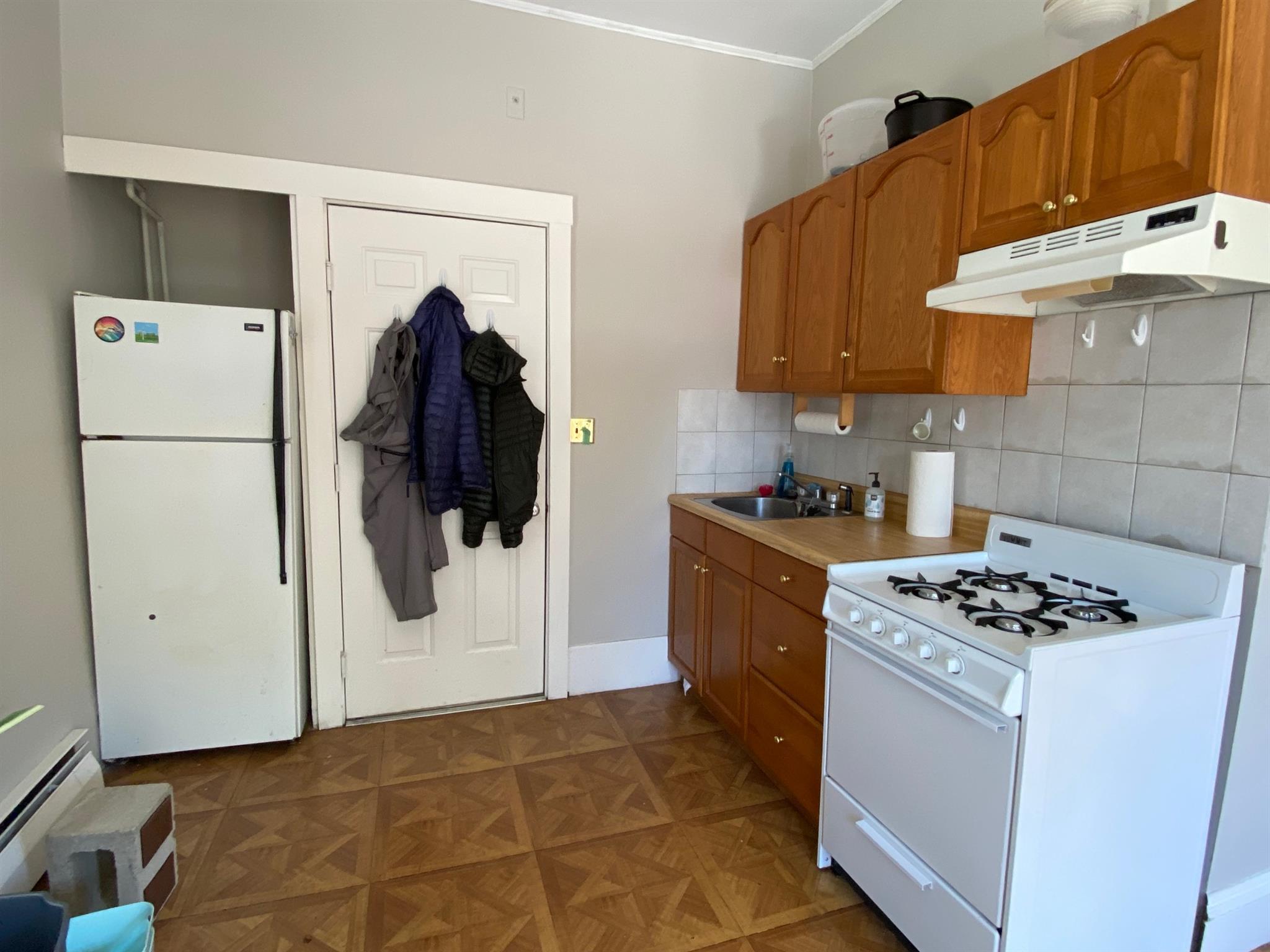 220 Banks St, Harvard Square