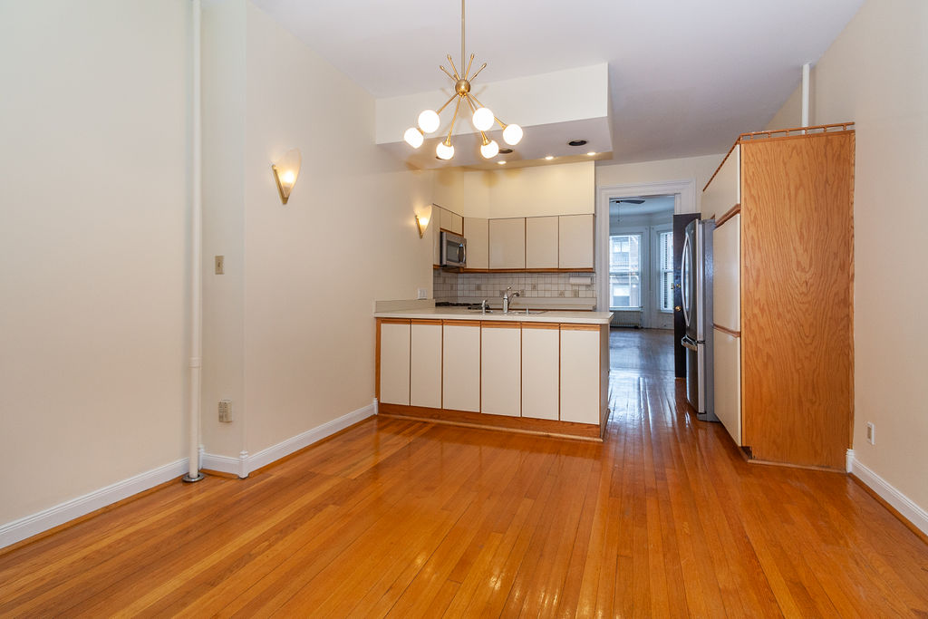 291 Commonwealth Ave, Back Bay