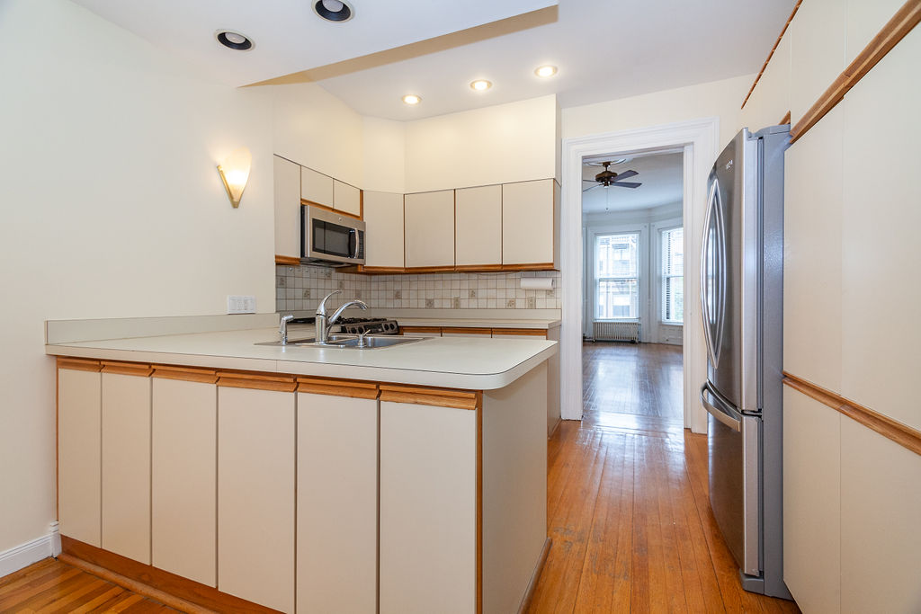 291 Commonwealth Ave, Back Bay