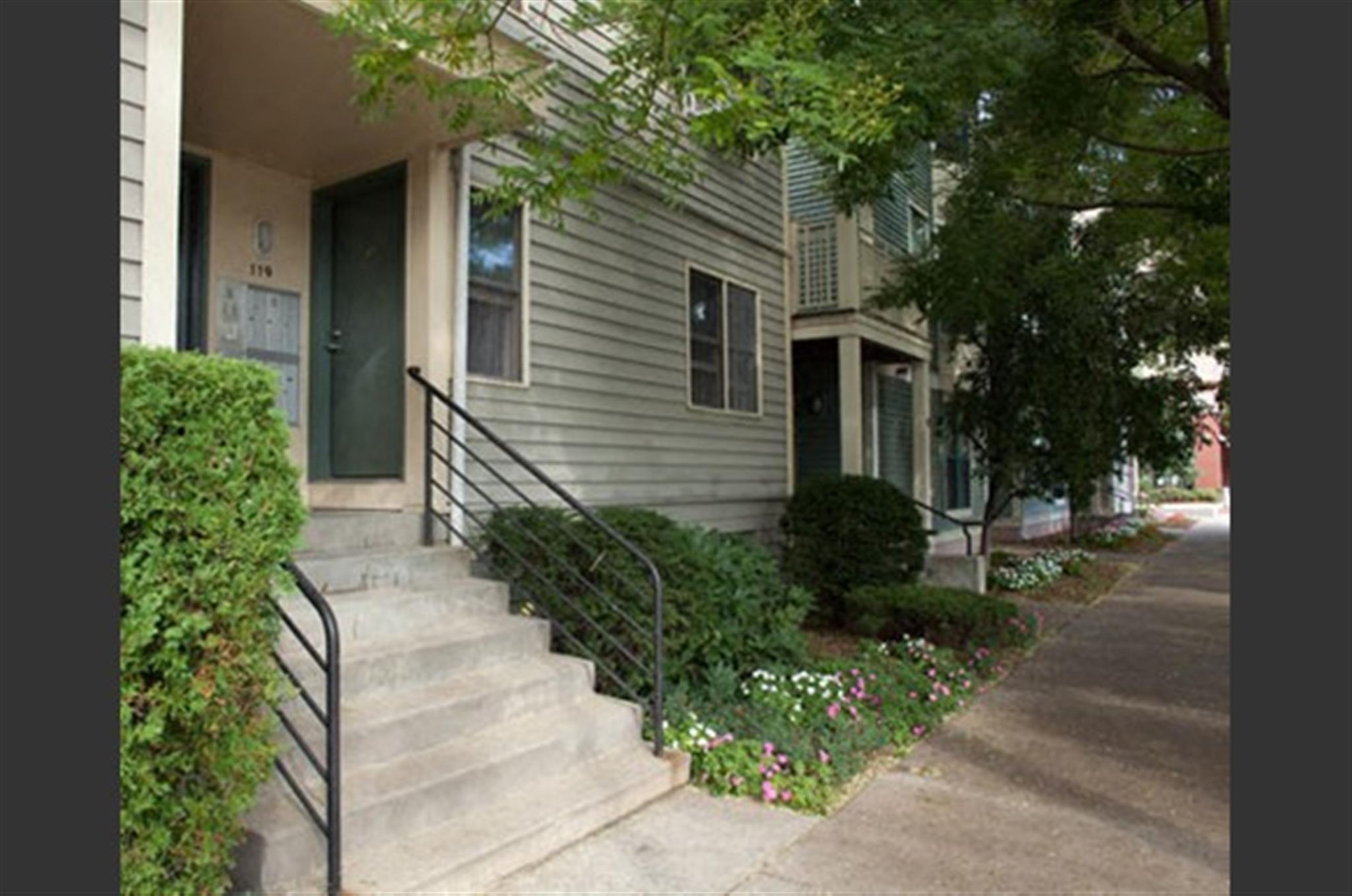 119 Pacific St, Central Square