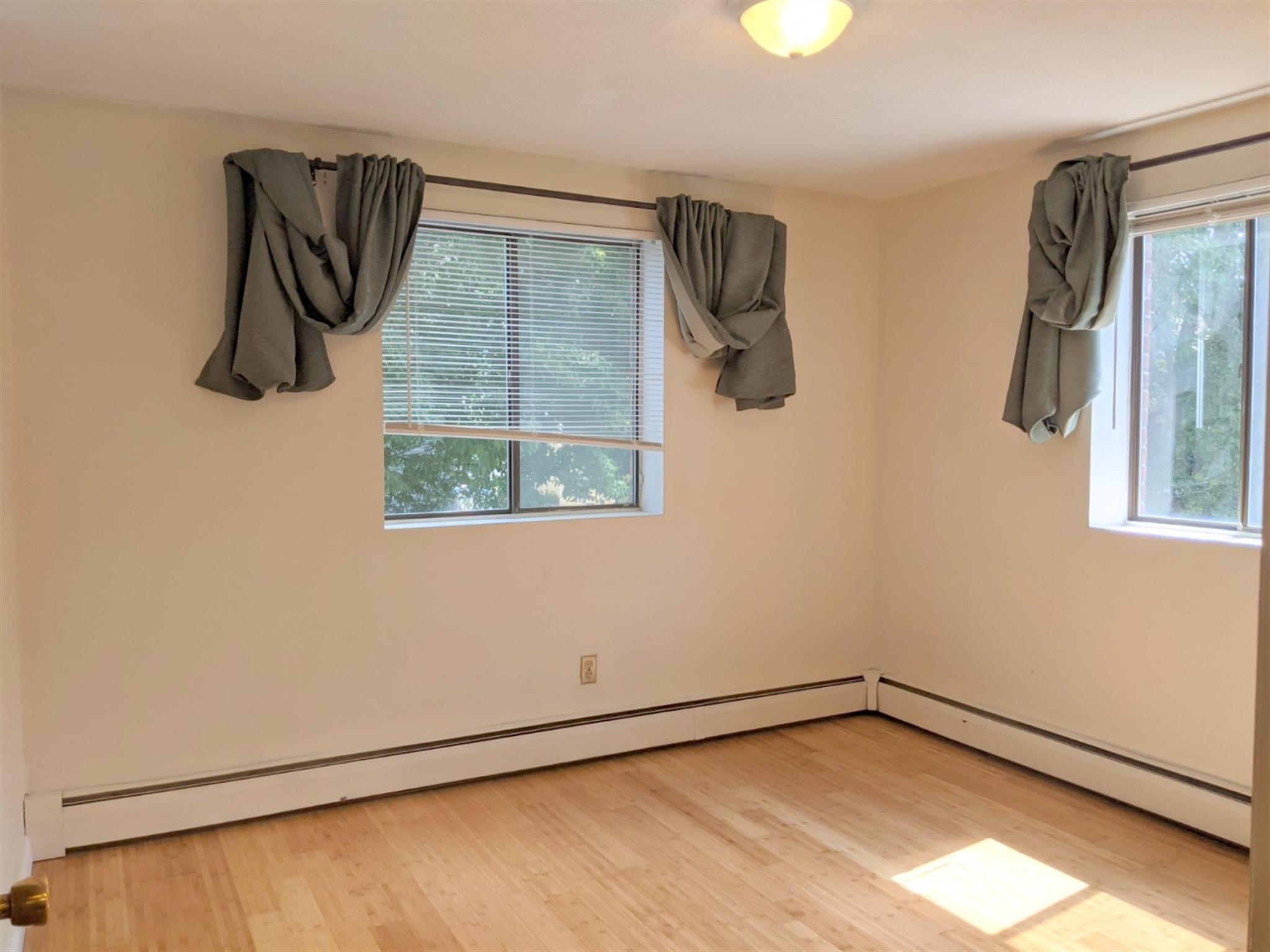 12 Cameron Ave, Davis Square