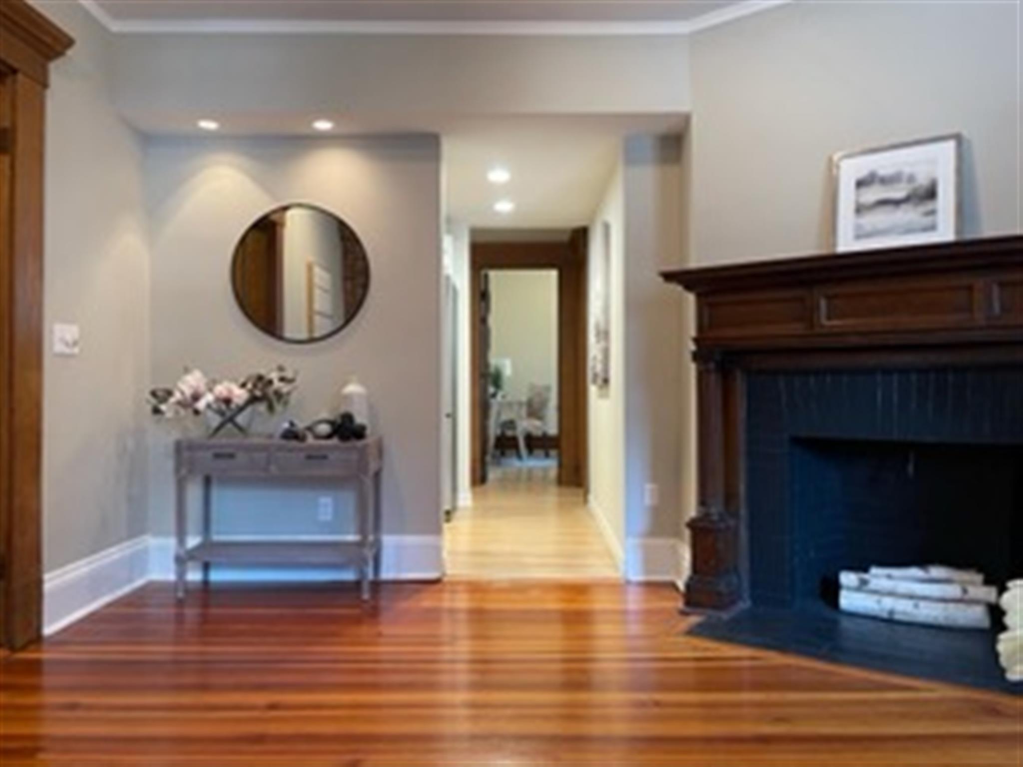 1137 Massachusetts Ave, Harvard Square