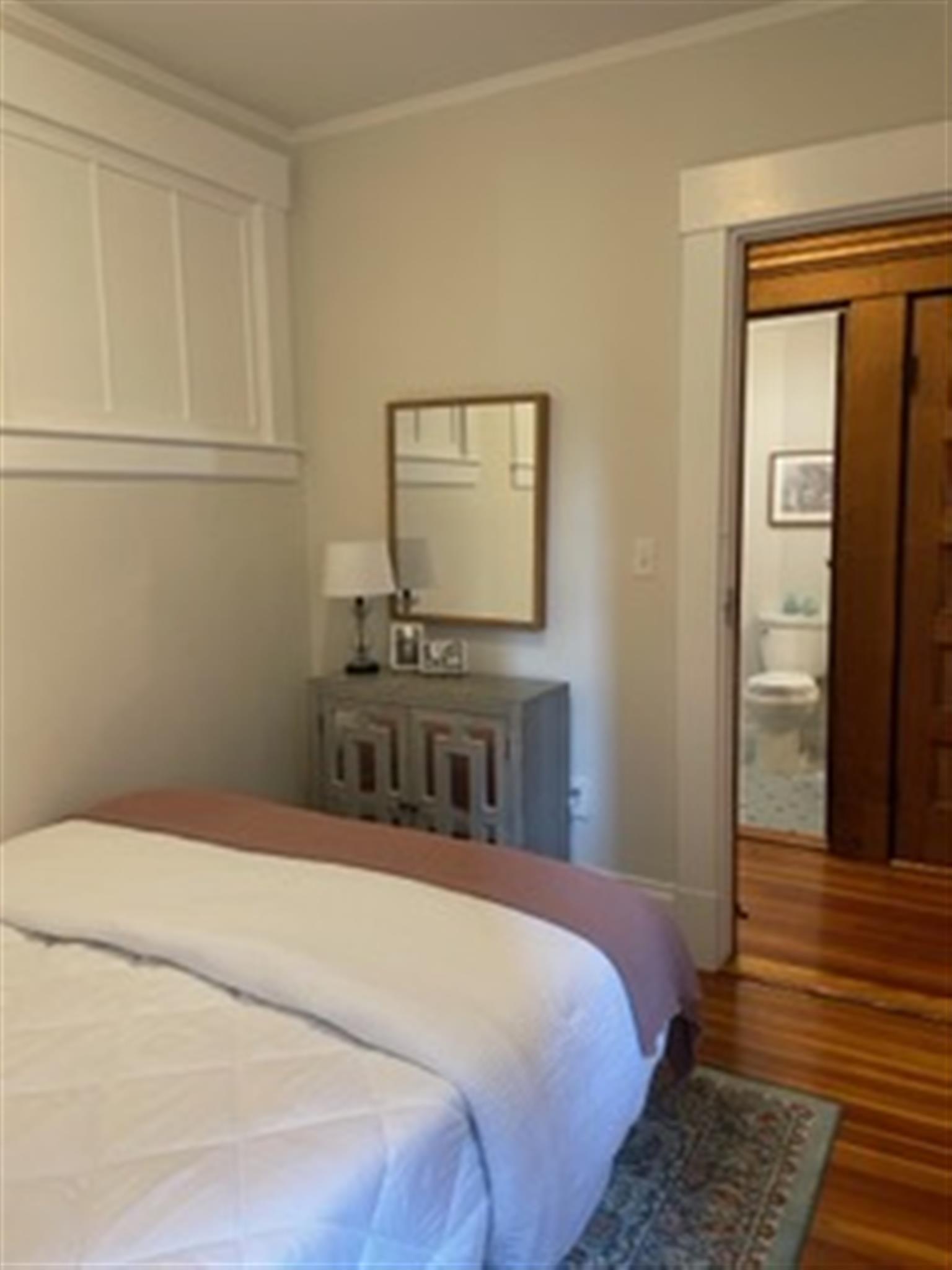 1137 Massachusetts Ave, Harvard Square