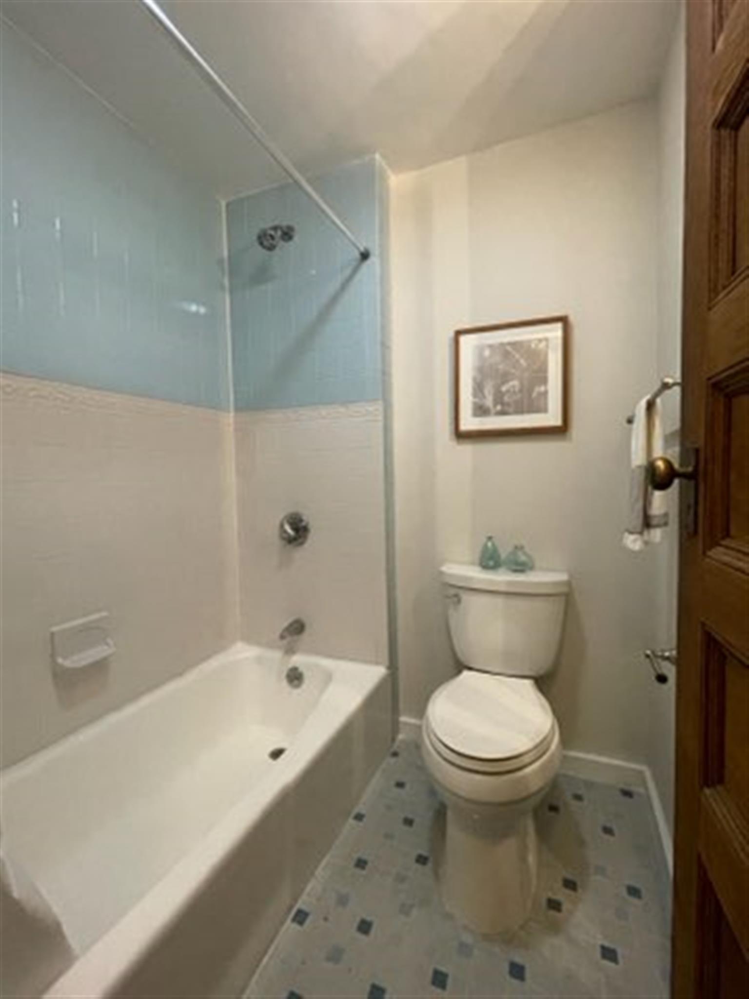 1137 Massachusetts Ave, Harvard Square