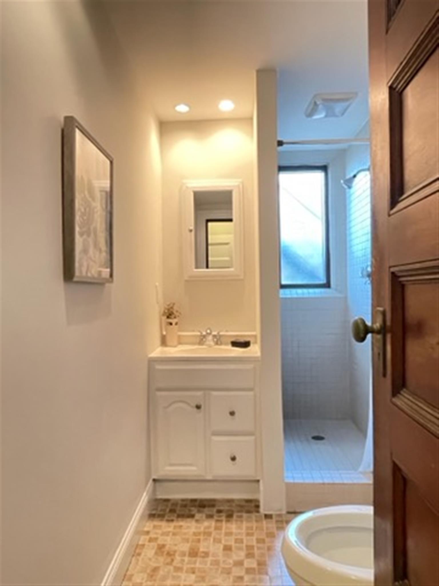 1137 Massachusetts Ave, Harvard Square