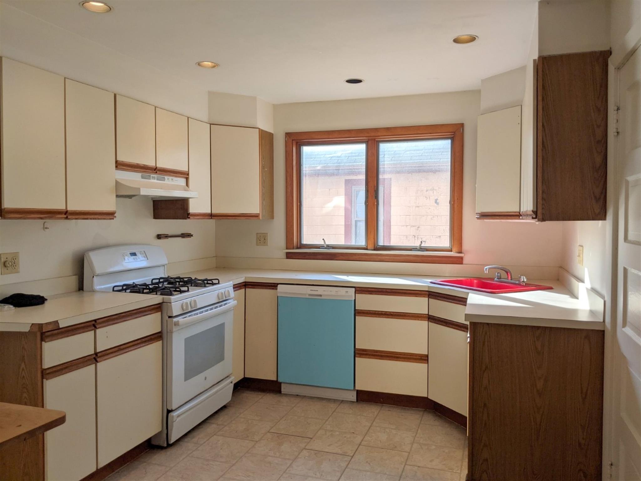 9 Cleveland St, Porter Square