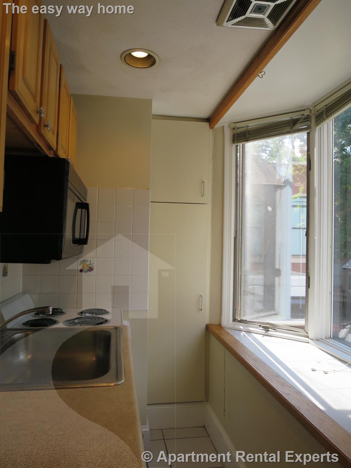 12 Mt Auburn, Harvard Square