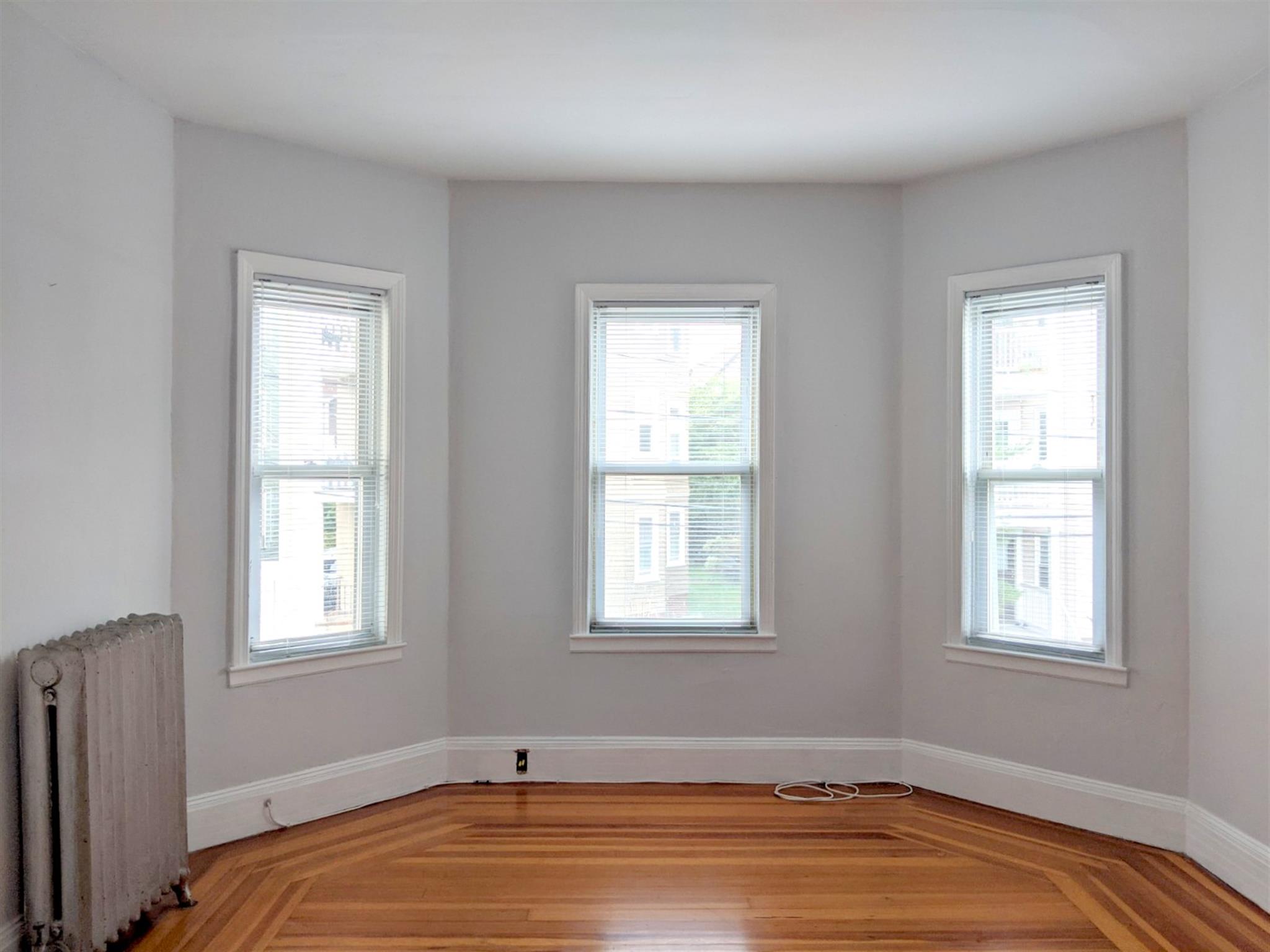 14 Belknap St, Teele Square