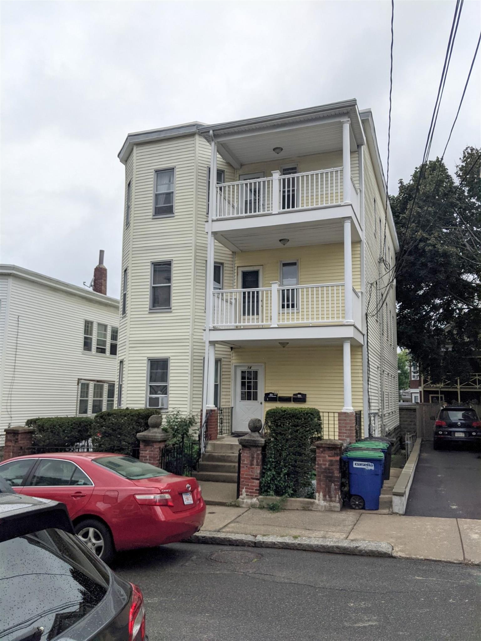 14 Belknap St, Teele Square