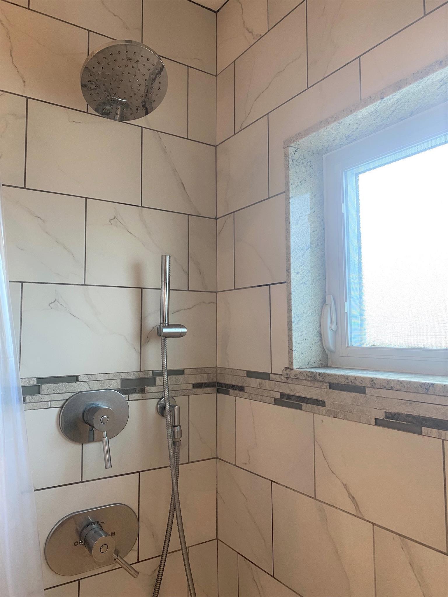 6 Meacham St, Winter Hill