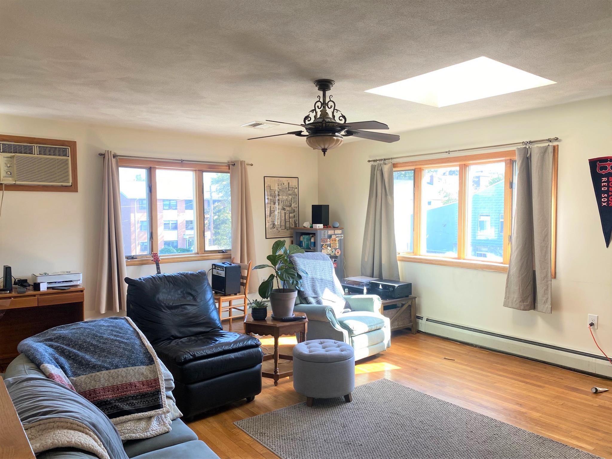 6 Meacham St, Winter Hill