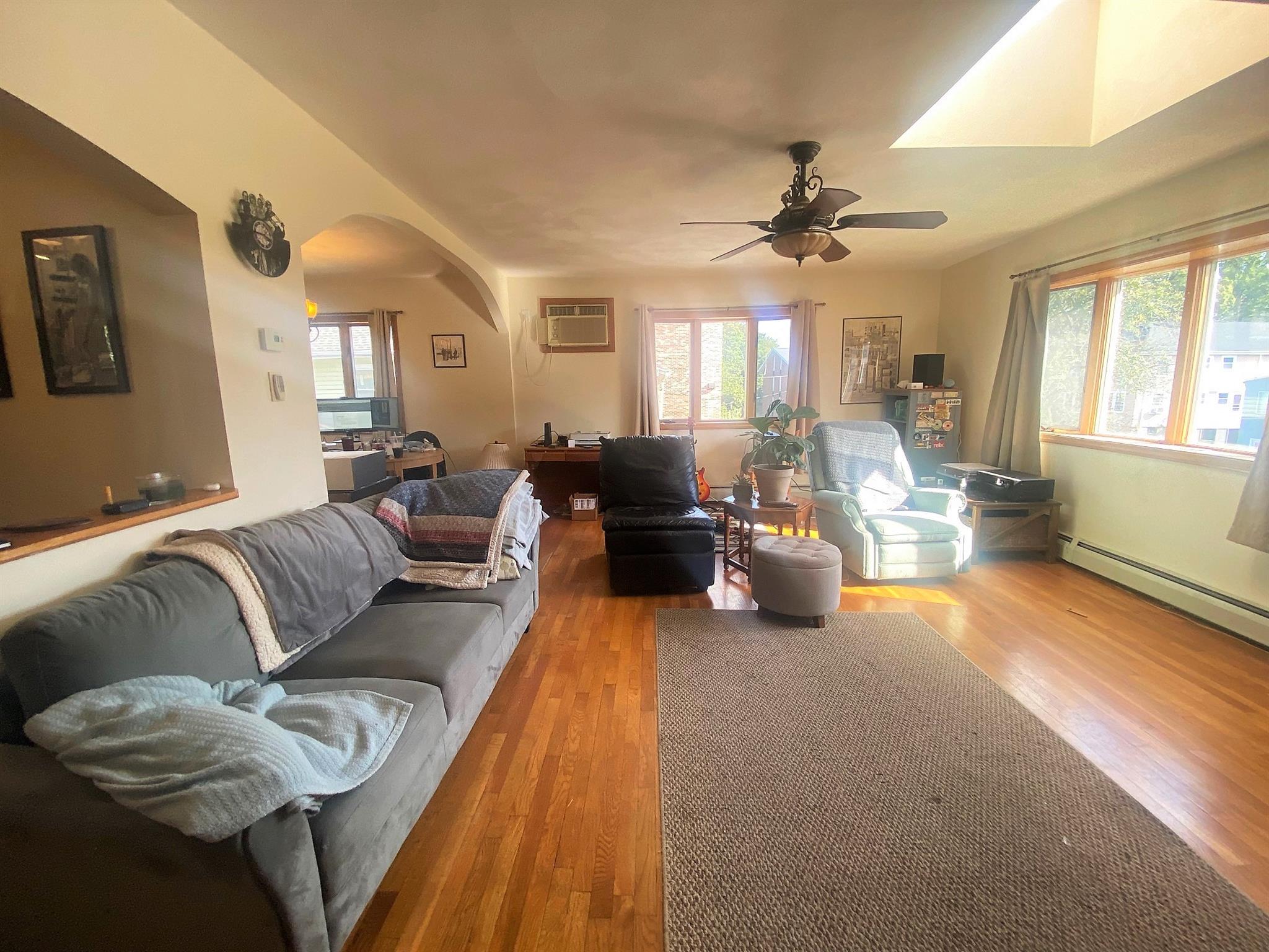 6 Meacham St, Winter Hill