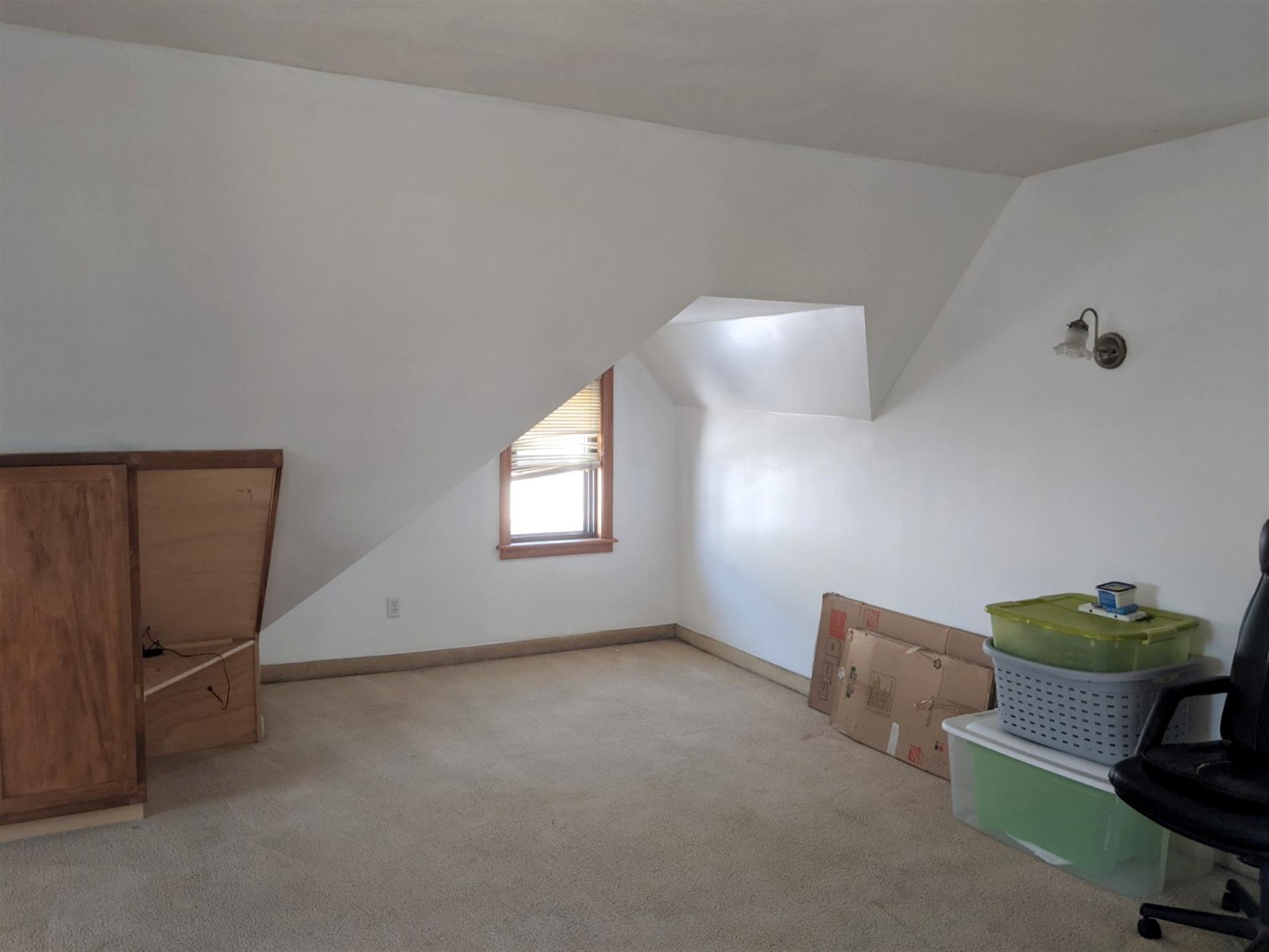 61 Newbern Ave, Medford