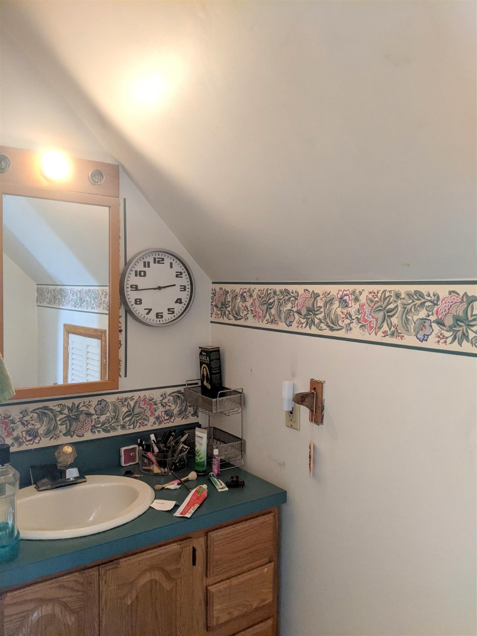 61 Newbern Ave, Medford