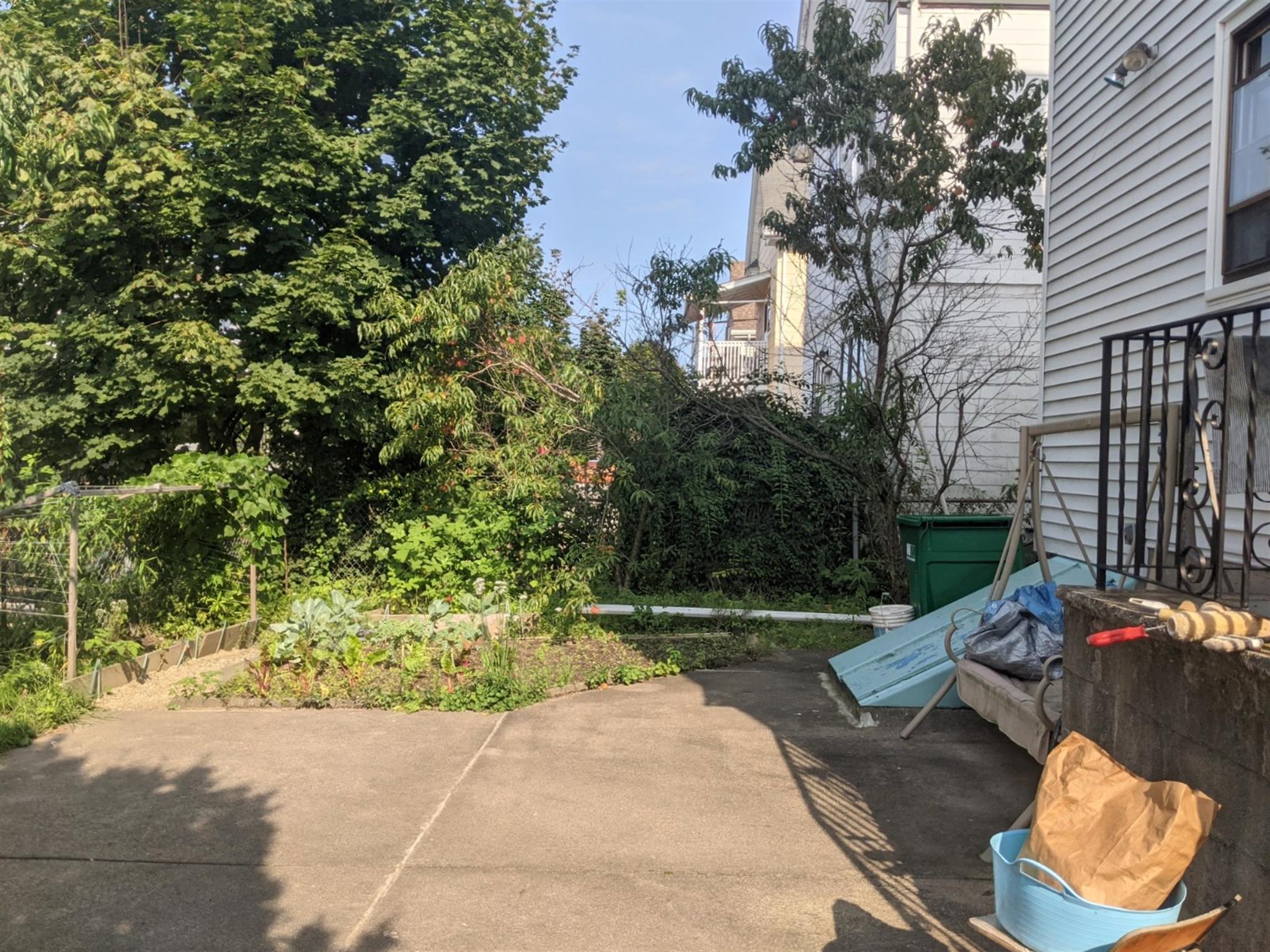 61 Newbern Ave, Medford