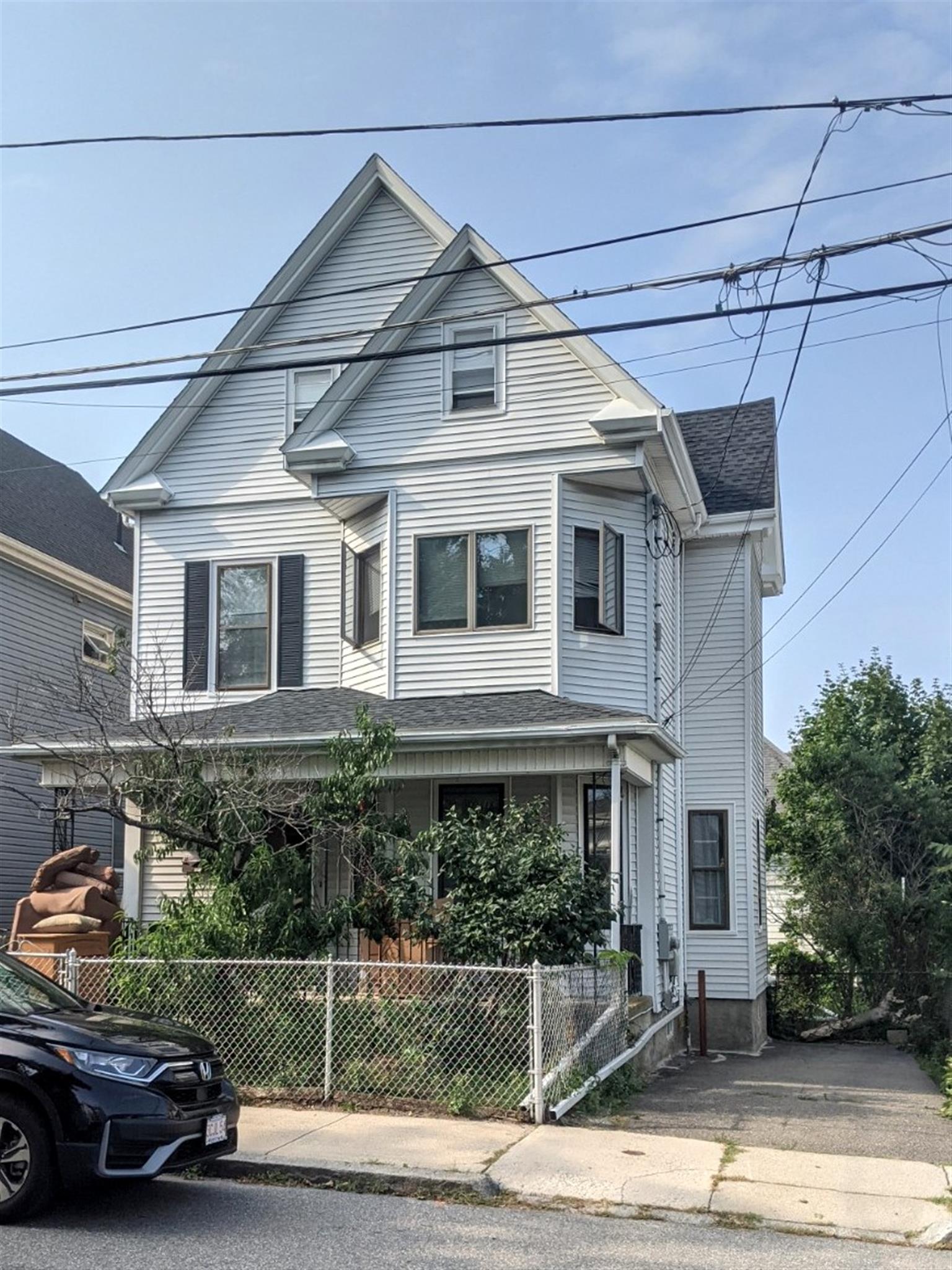 61 Newbern Ave, Medford