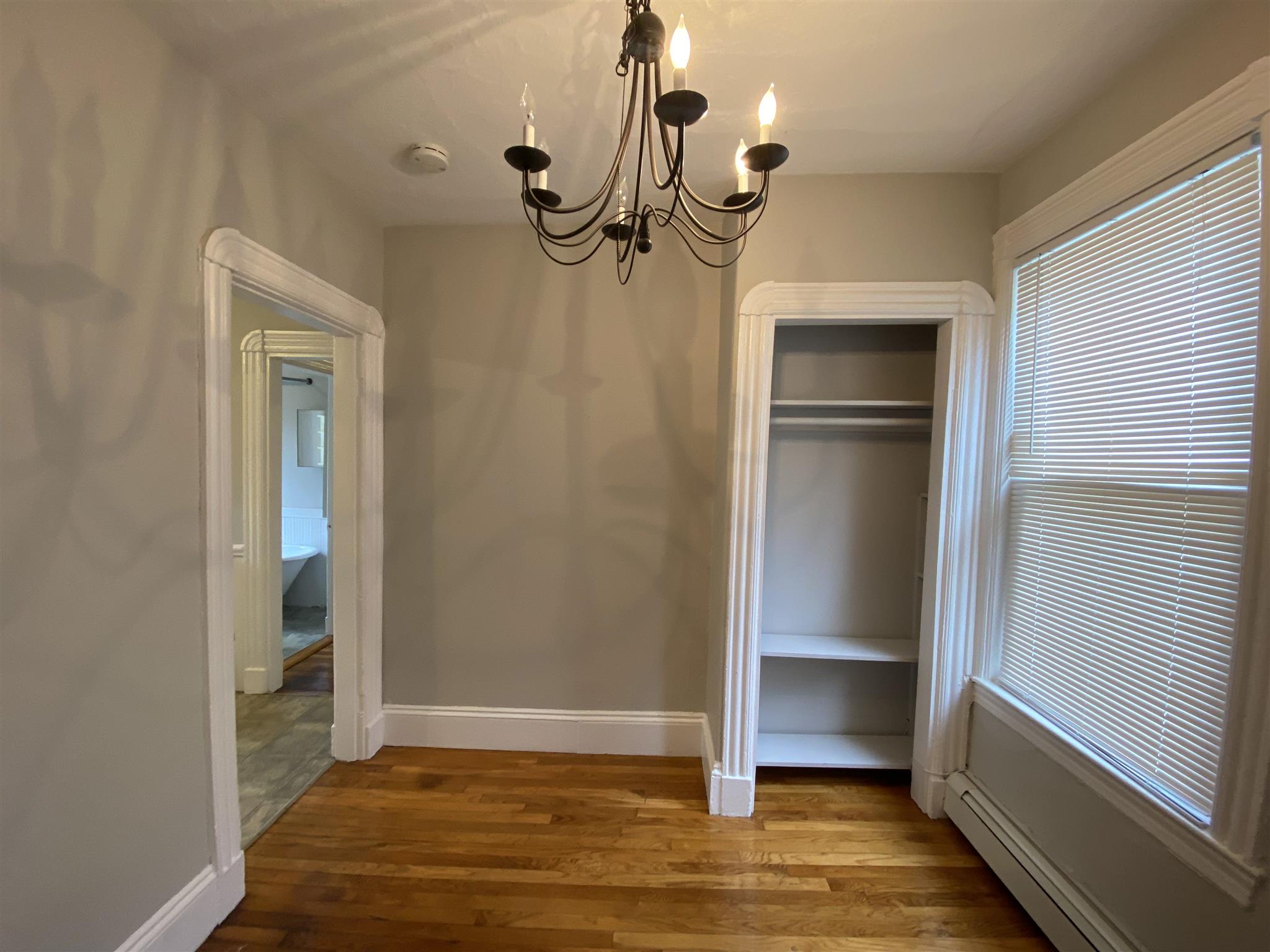 586 Green, Central Square