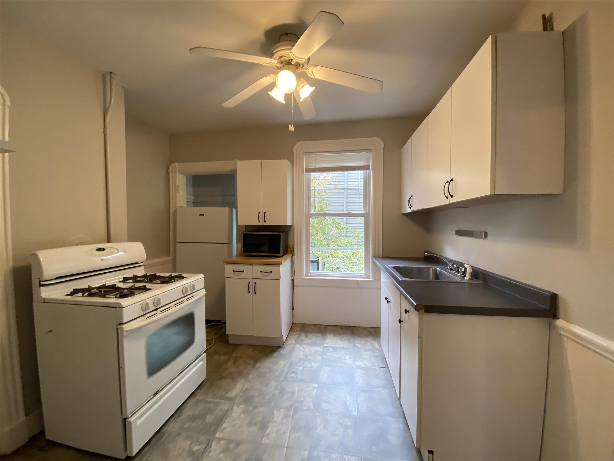 568 Green St, Central Square