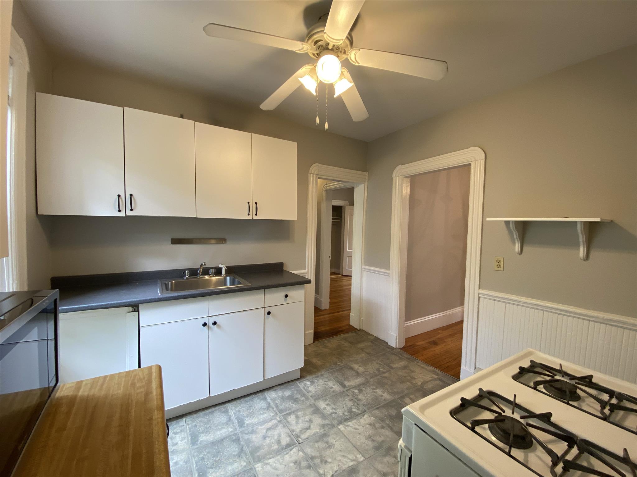 586 Green, Central Square