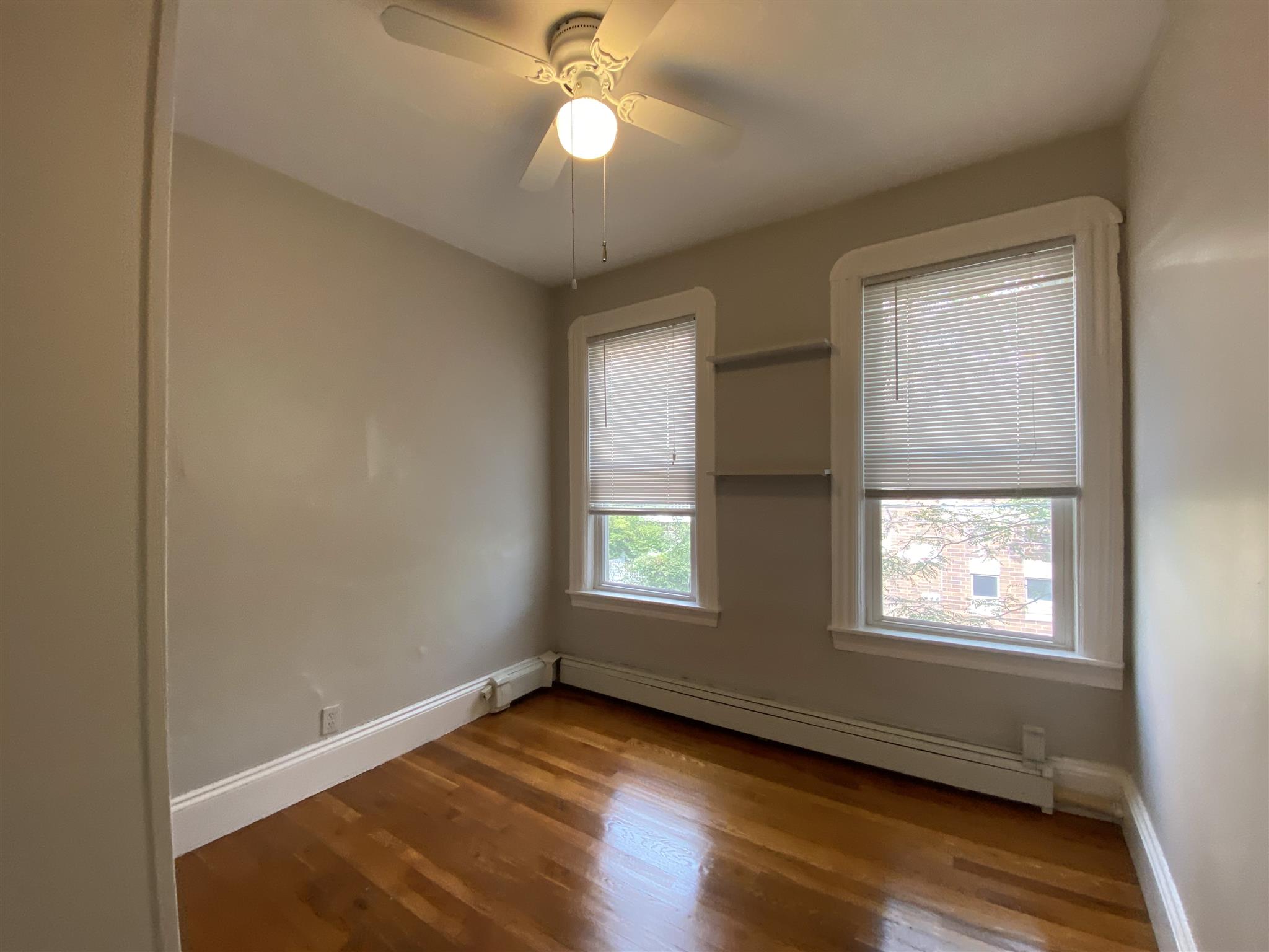 586 Green, Central Square