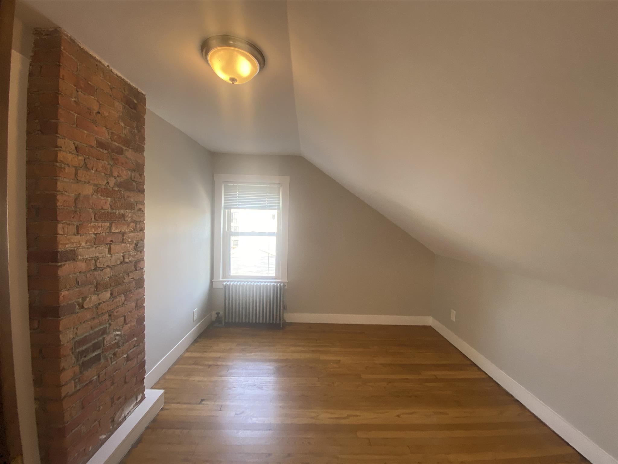 216 Banks St, Harvard Square