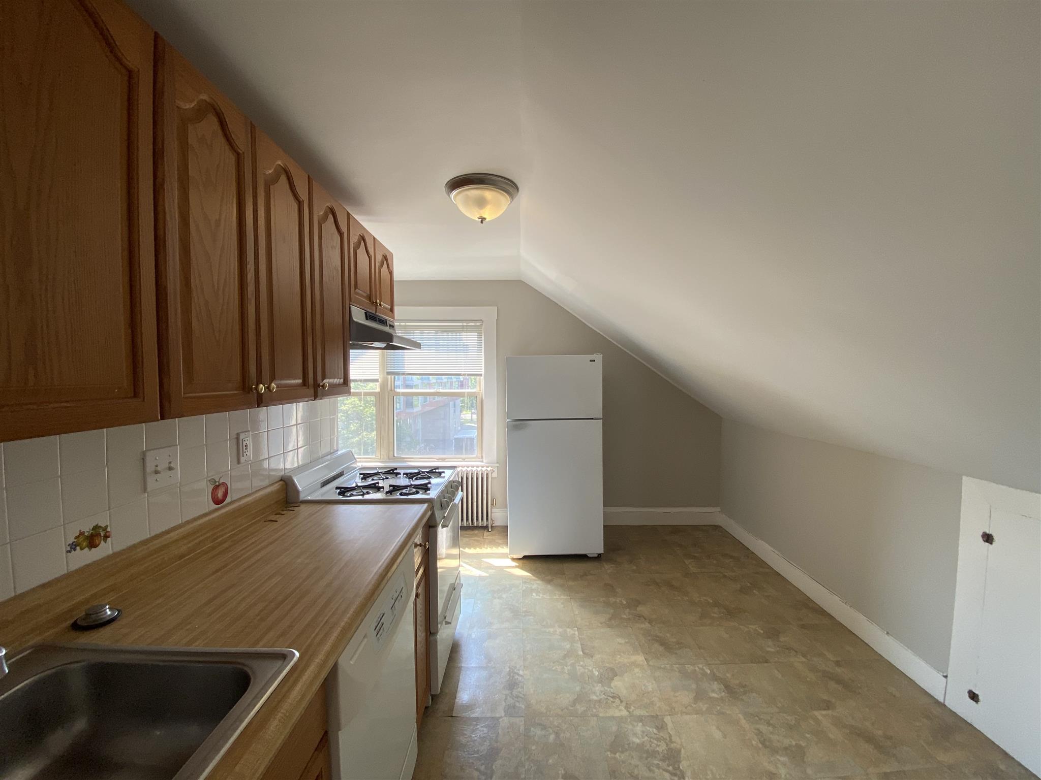 216 Banks St, Harvard Square