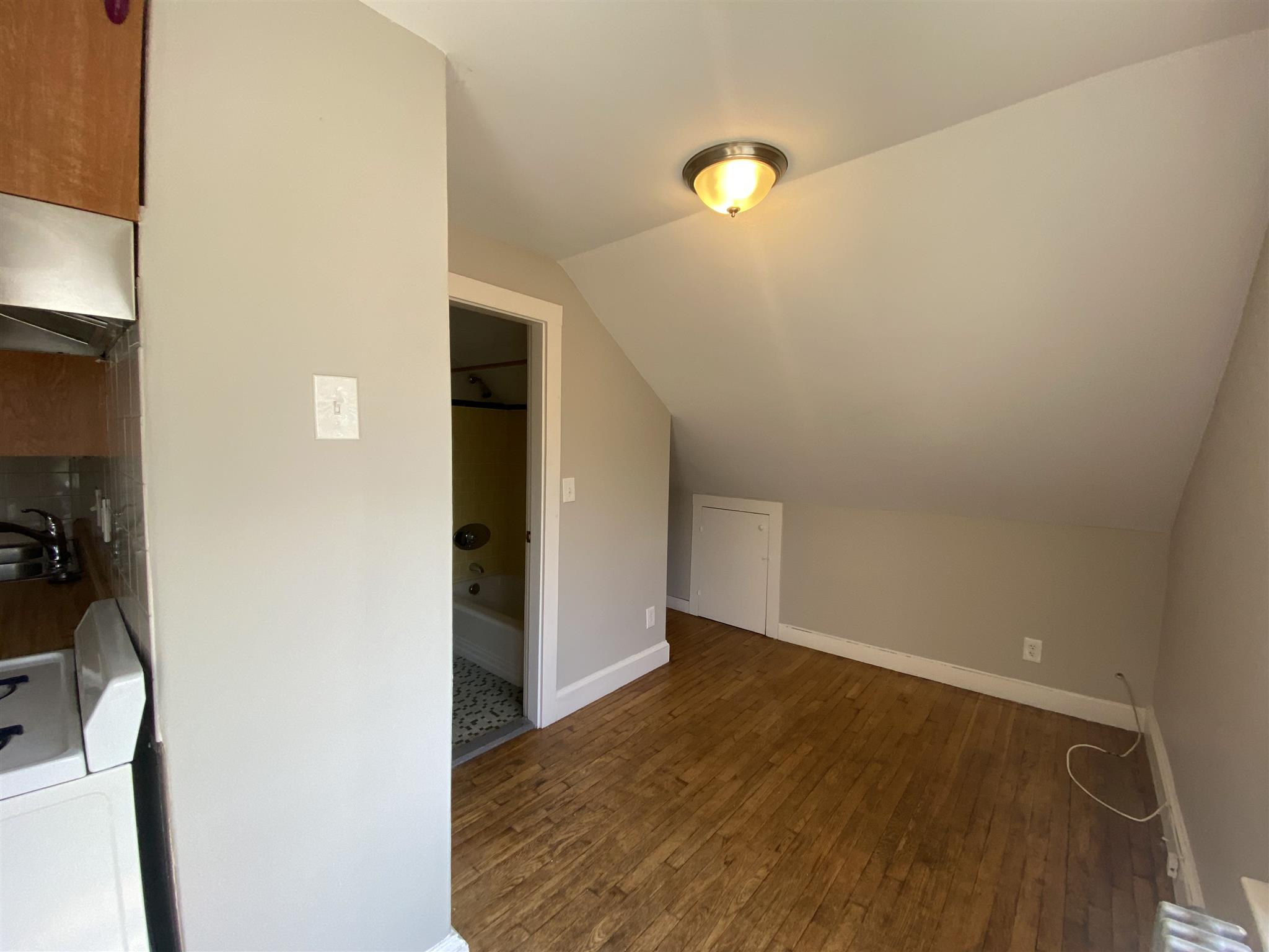 216 Banks St, Harvard Square