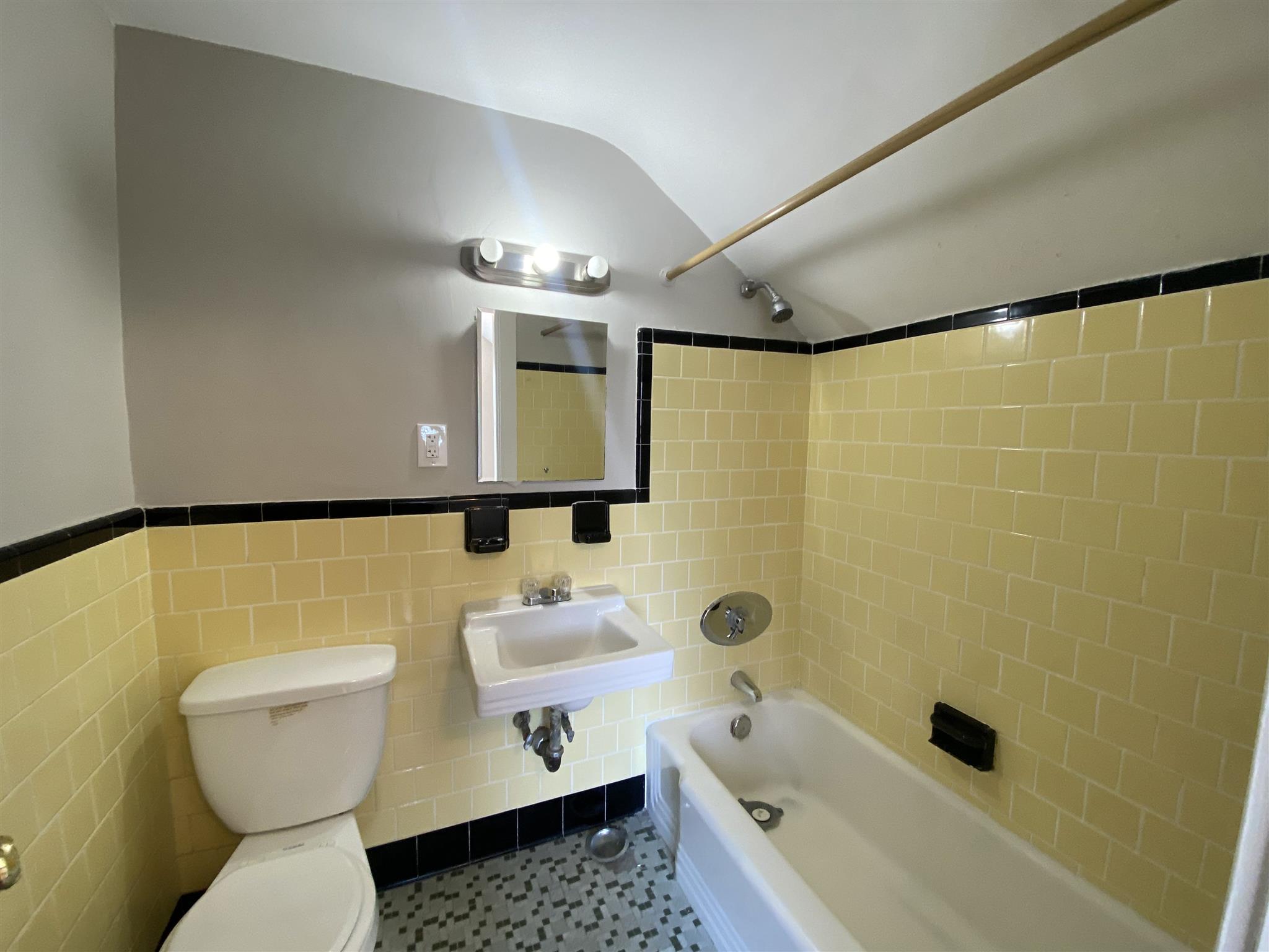 216 Banks St, Harvard Square