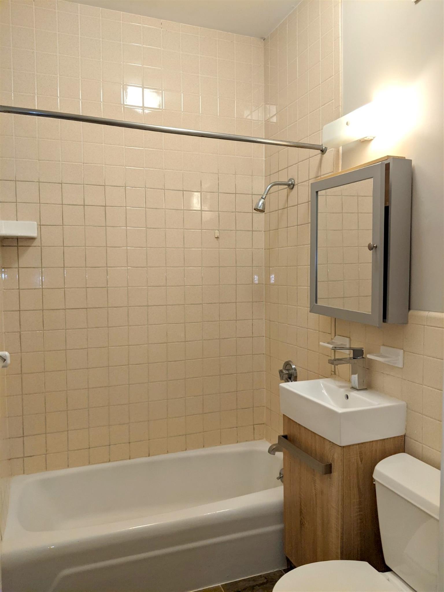 18 Park Ave, Davis Square