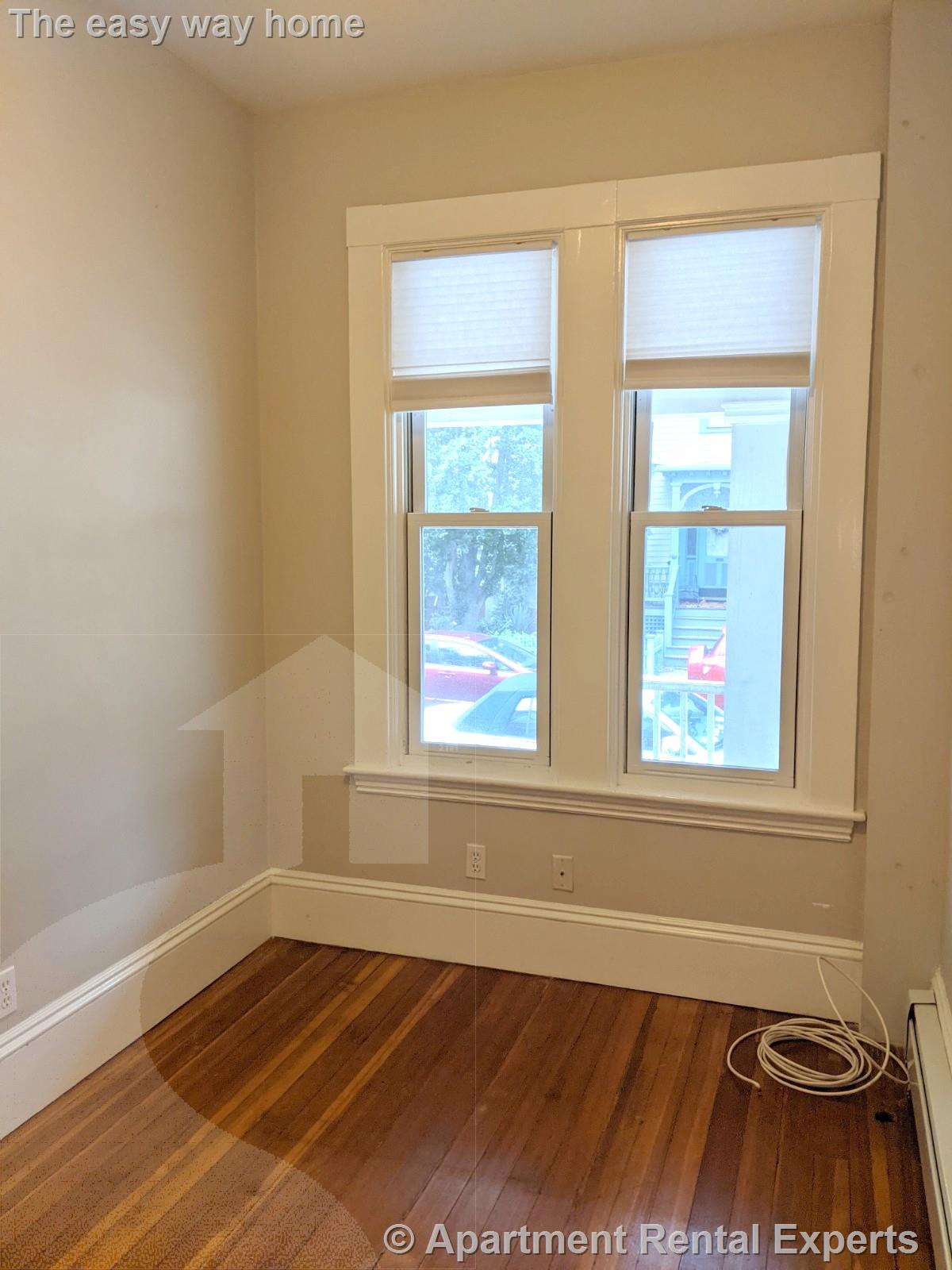 18 Park Ave, Davis Square