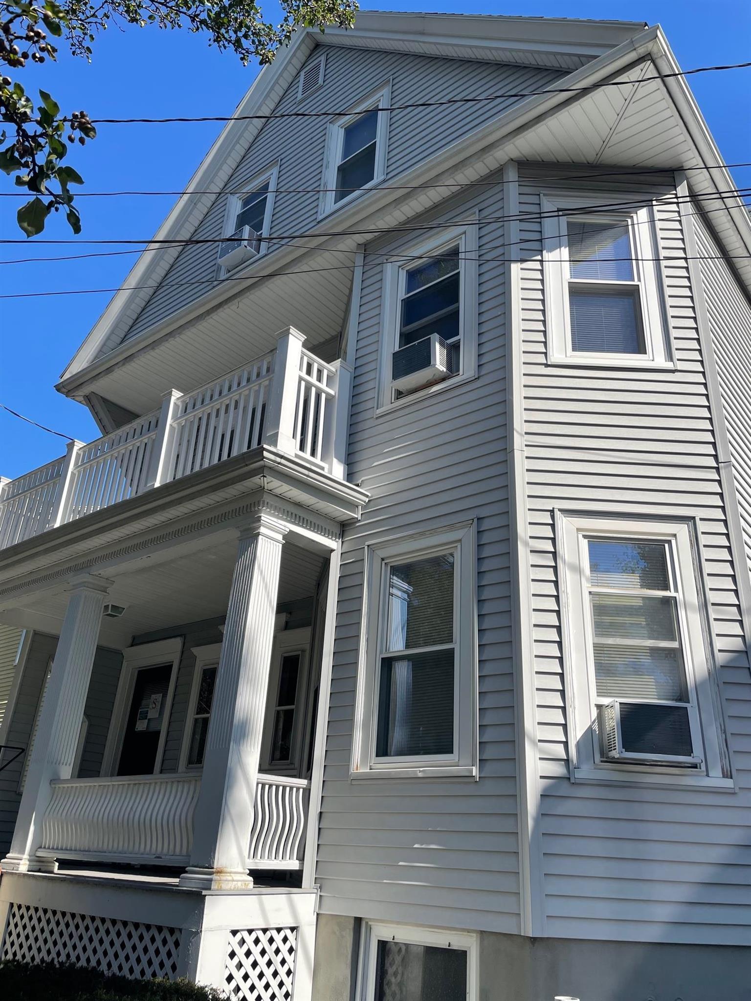 105 Bromfield Rd, Davis Square