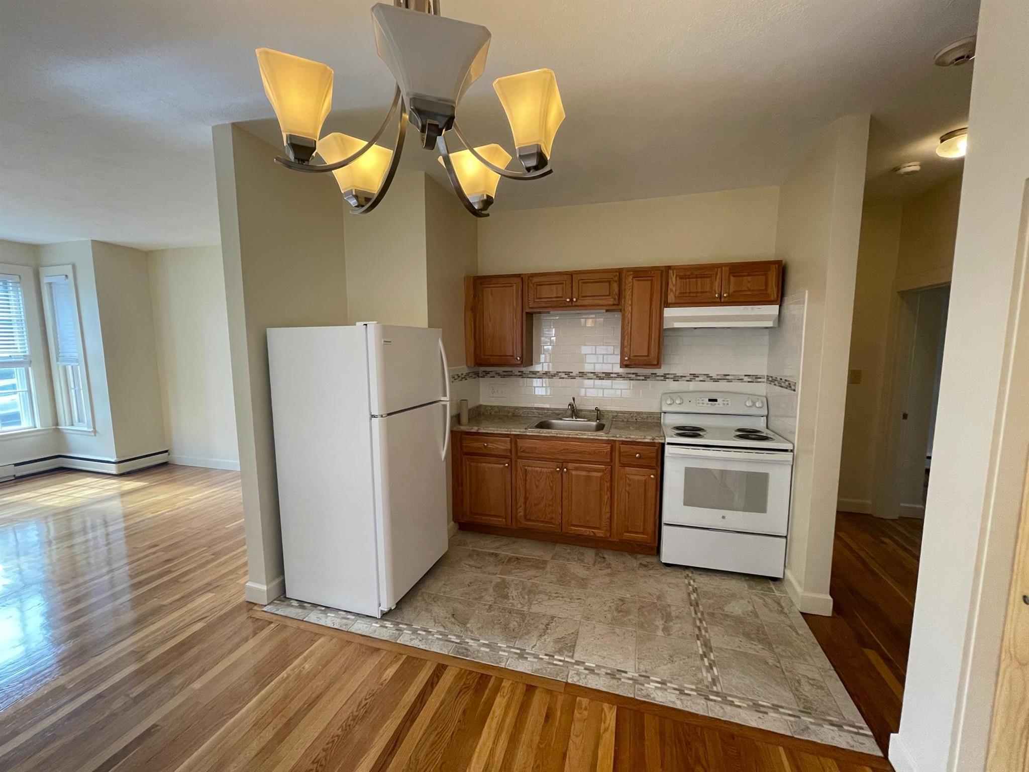 13 Highland Ave, Prospect Hill