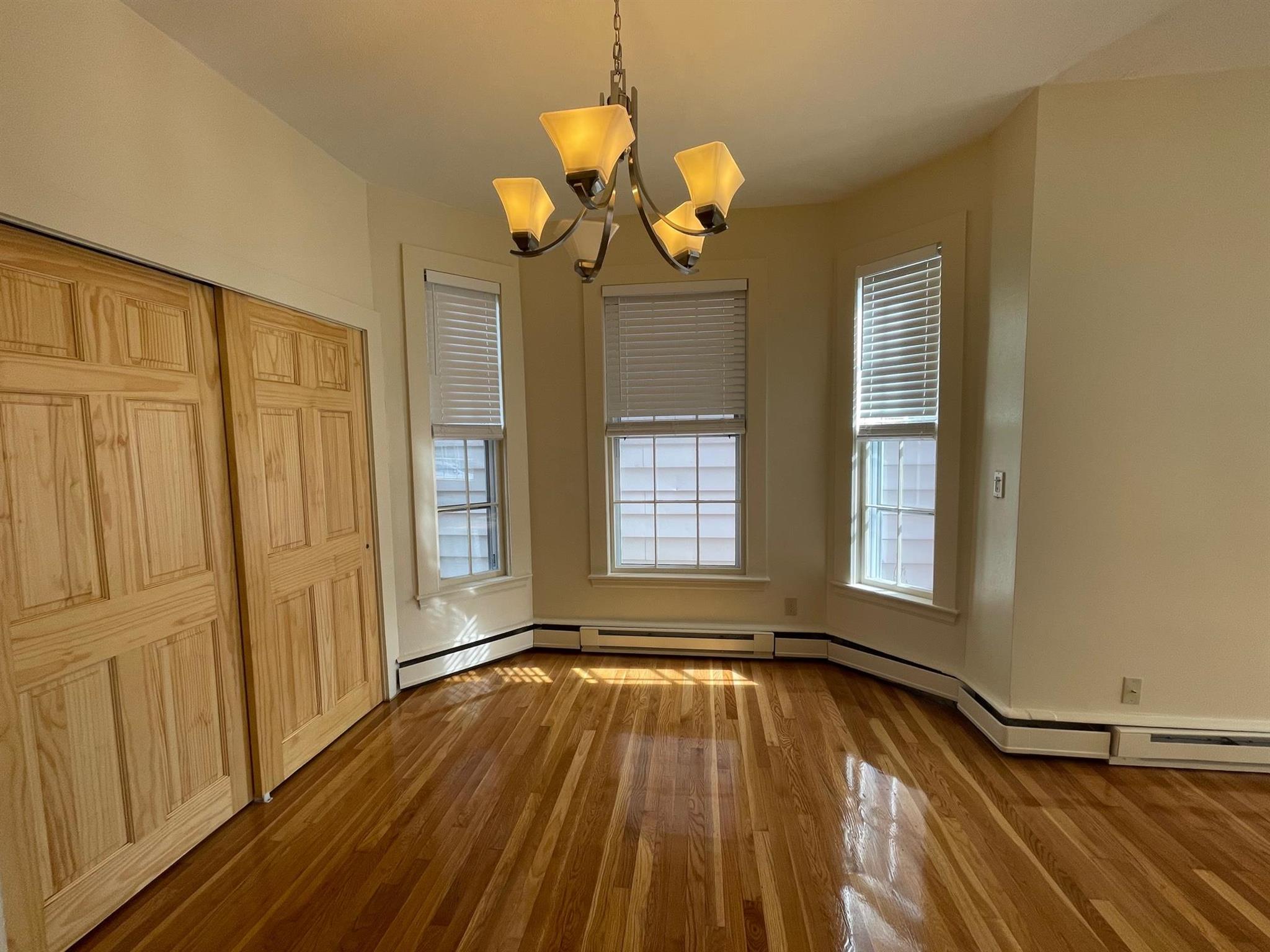 13 Highland Ave, Prospect Hill