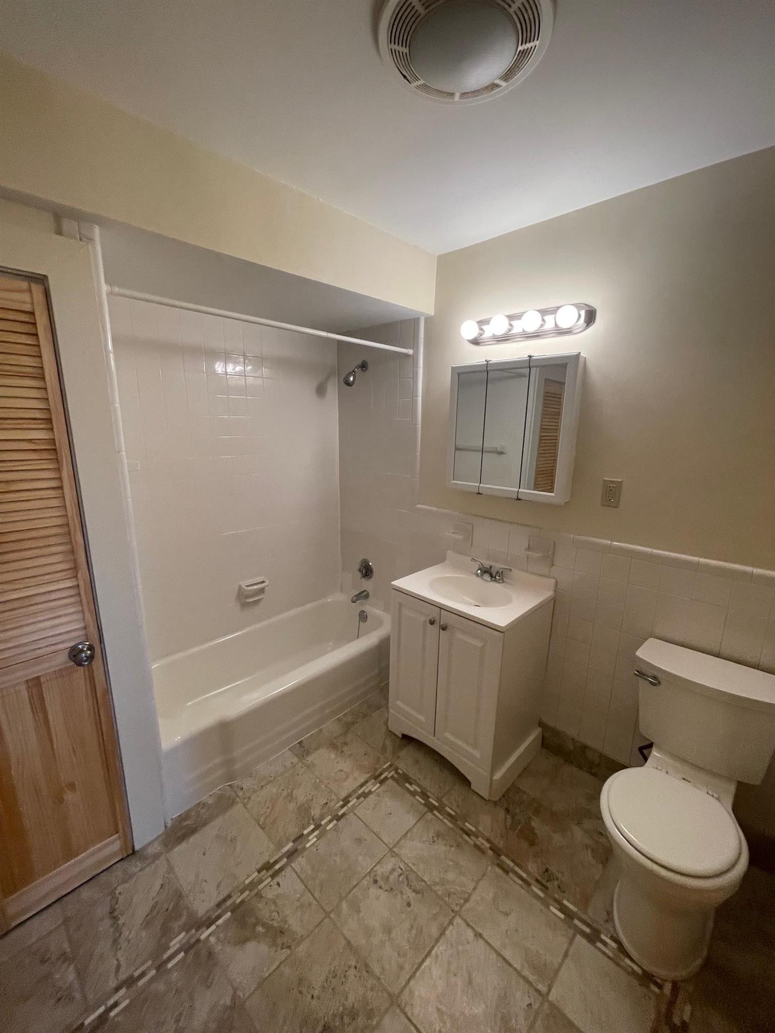 13 Highland Ave, Prospect Hill