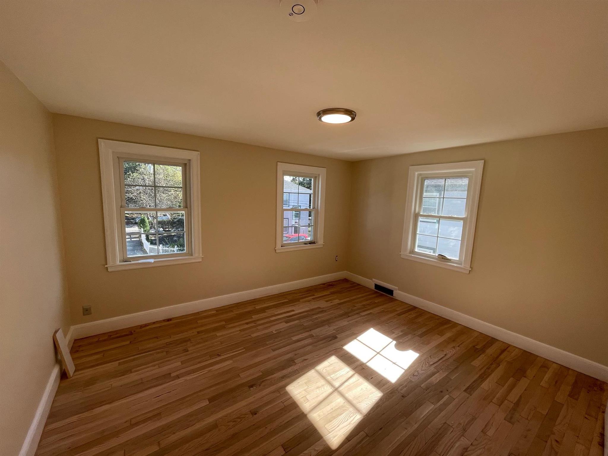 30 Linden Ave, Porter Square