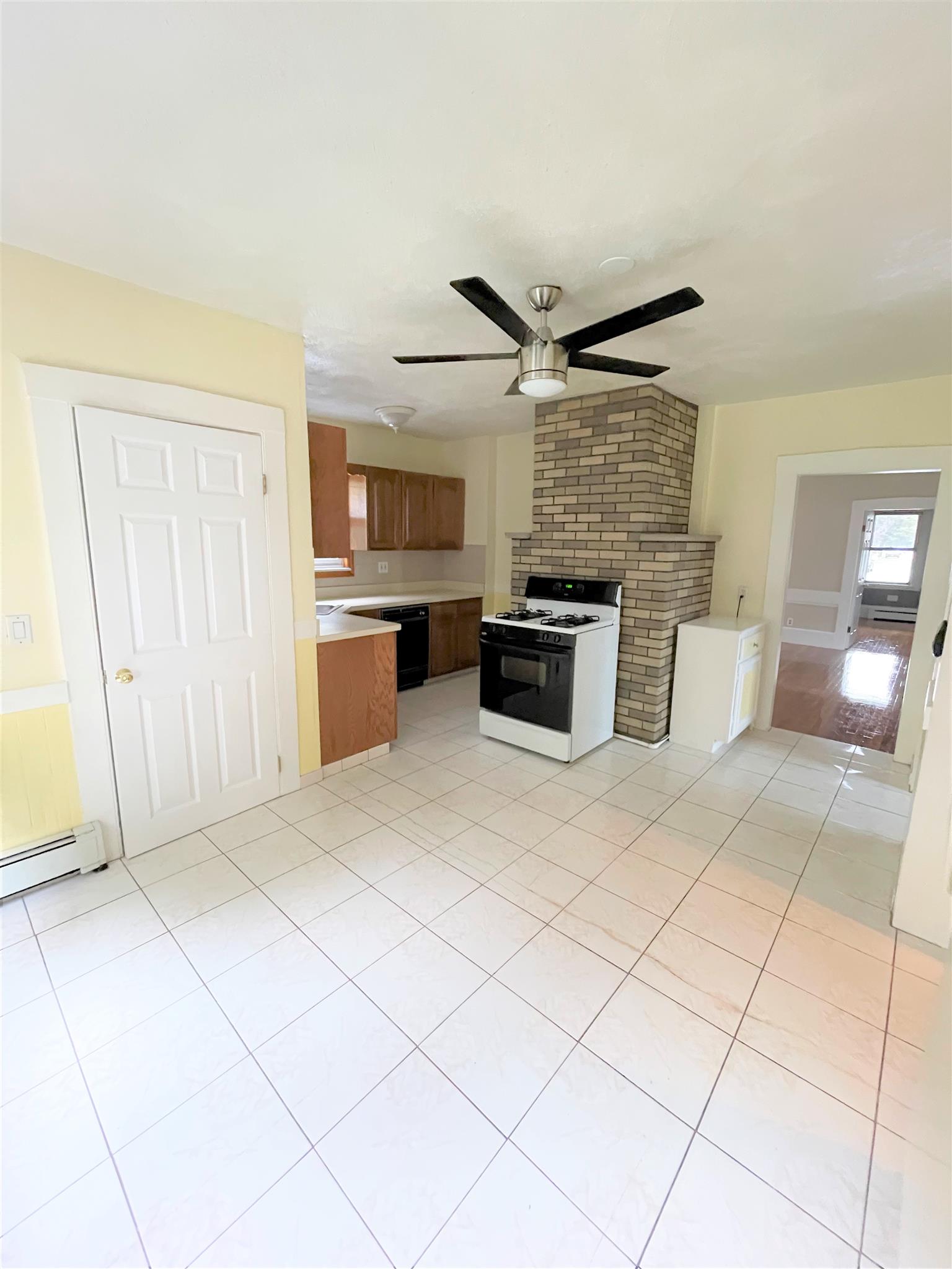 34 Pleasant St, Medford