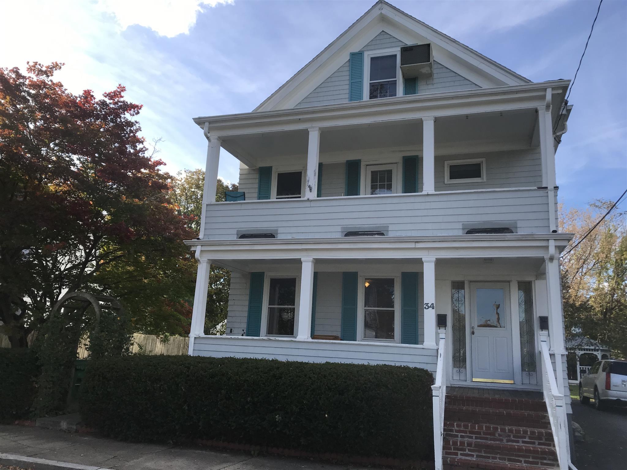 34 Pleasant St, Medford