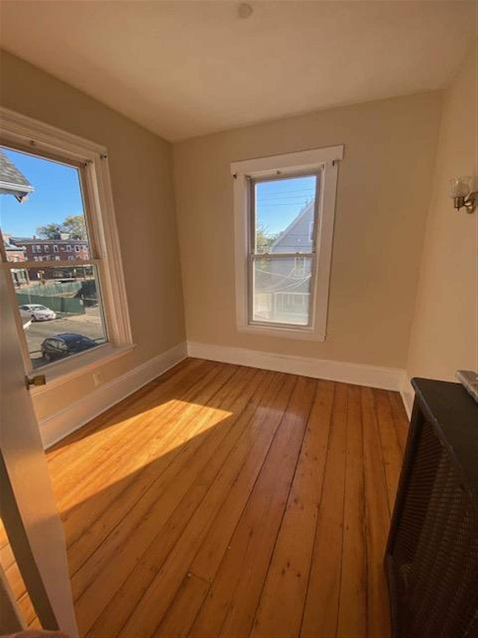 11 Clarendon Ave, Teele Square