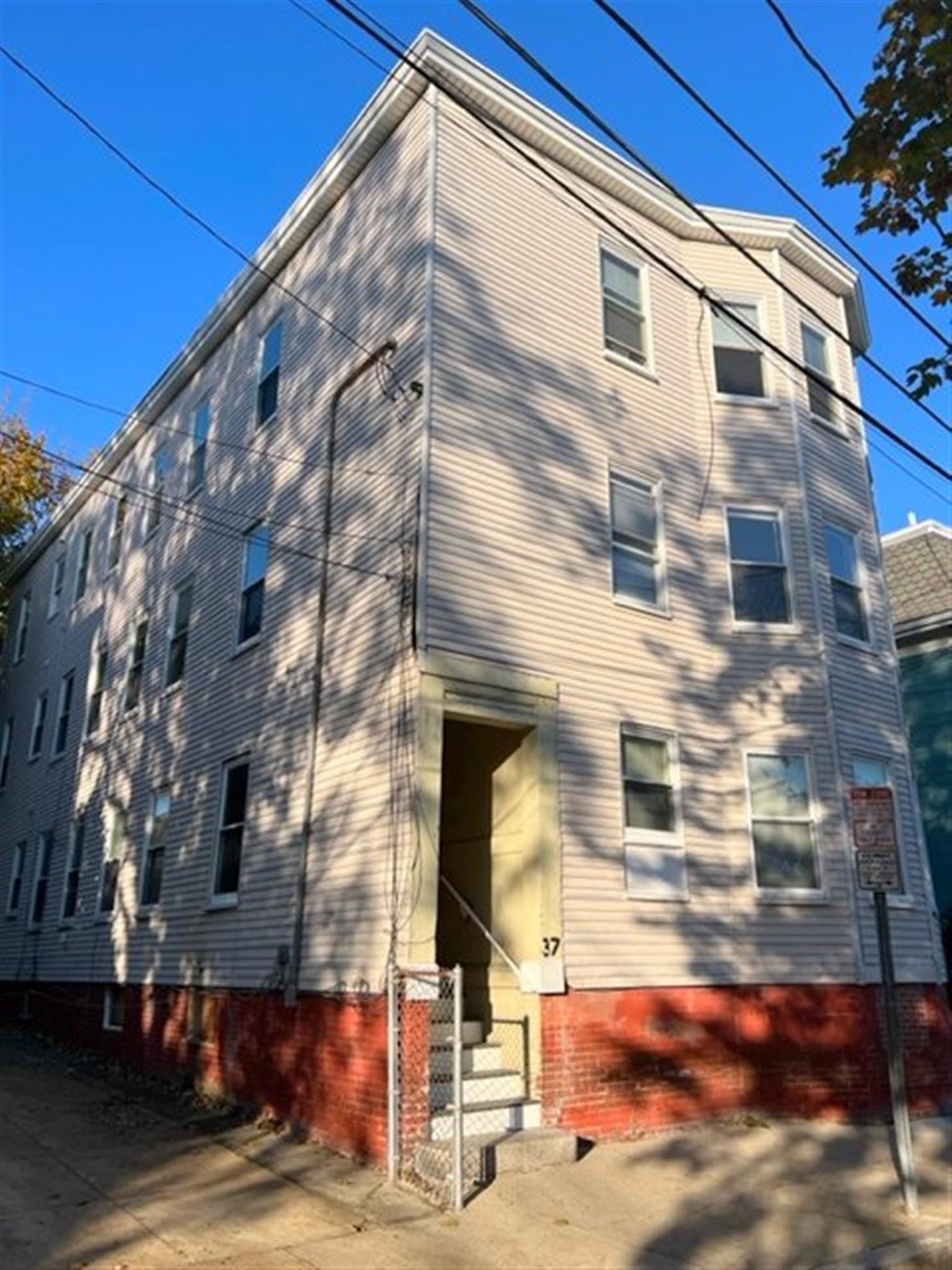 37 Oak St, Inman Square