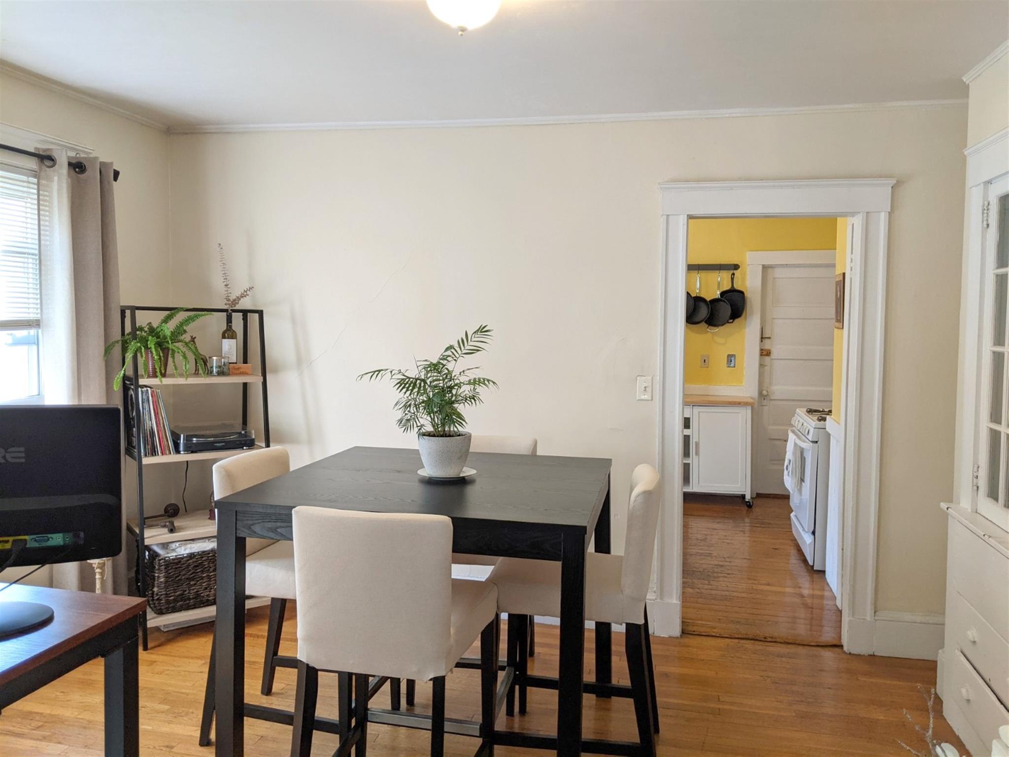 998 Broadqay, Davis Square