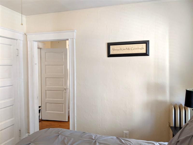 998 Broadway, Davis Square